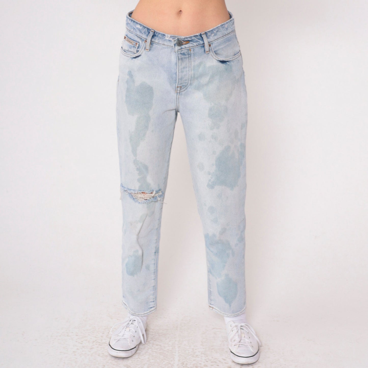 00s Calvin Klein Light Blue Bleach Splattered Ripped Knee Jeans Medium