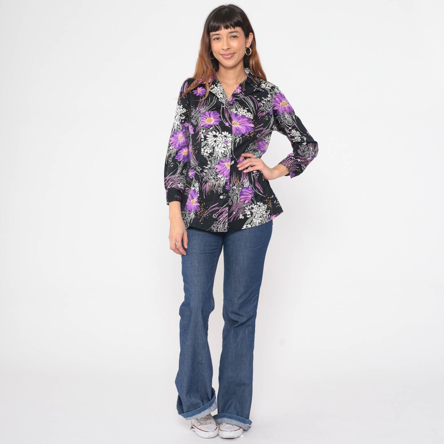 70s Floral Button-Up Blouse Black Purple Flower Print Dagger Collar Medium