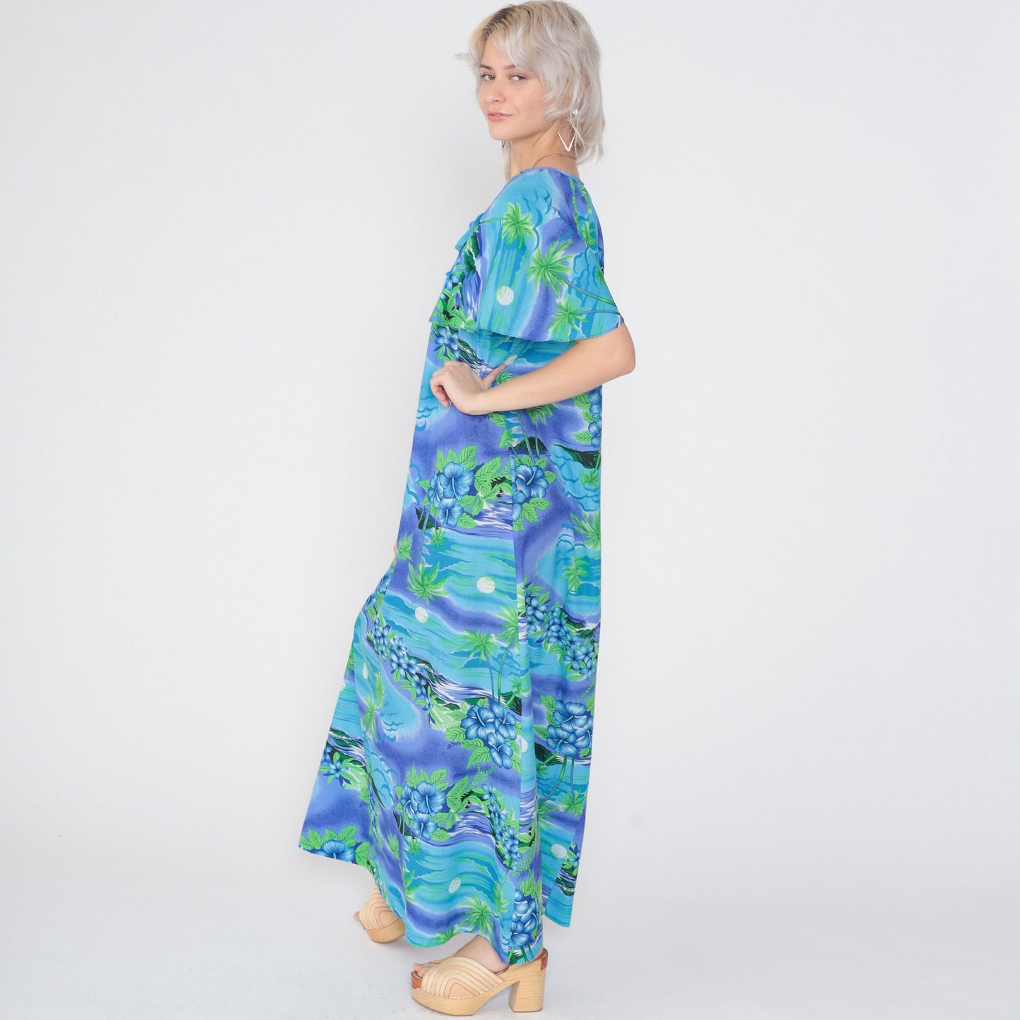 1970s Hilo Hattie's Hawaiian Maxi Dress Tropical Floral Print Flutter Sleeve Small