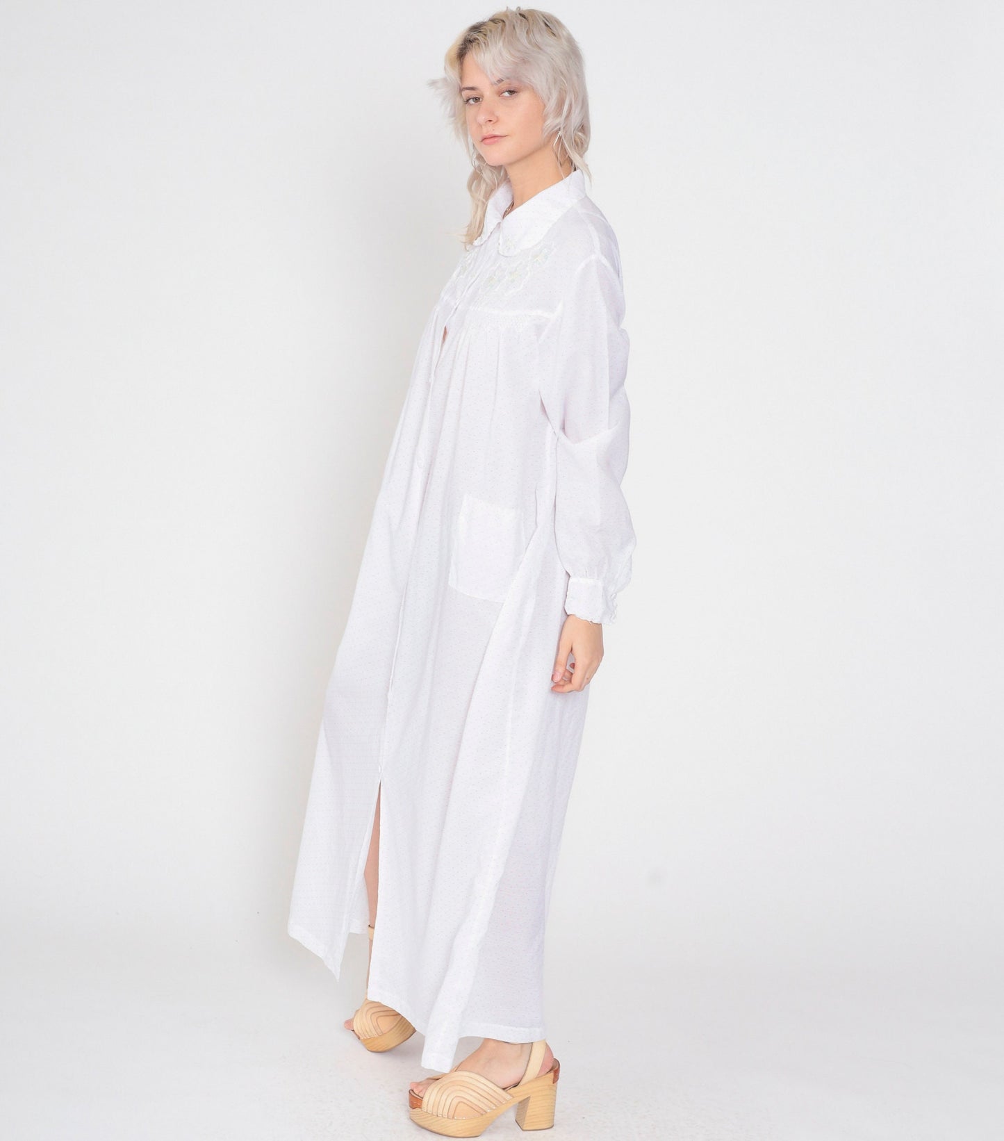 80s White Floral Embroidered Maxi Nightgown Long Sleeve Button Front Large L