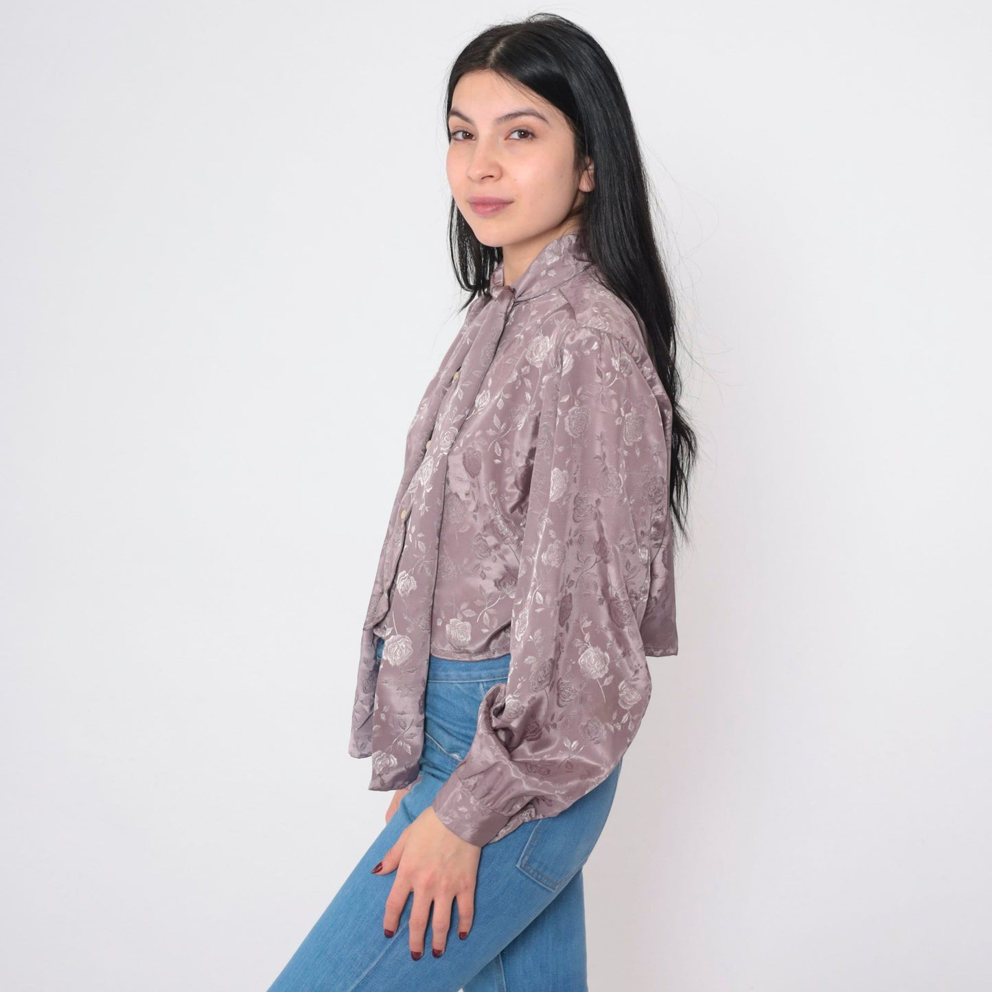 70s Purple Floral Ascot Blouse Embossed Button-Up Crop Top Long Sleeve Medium