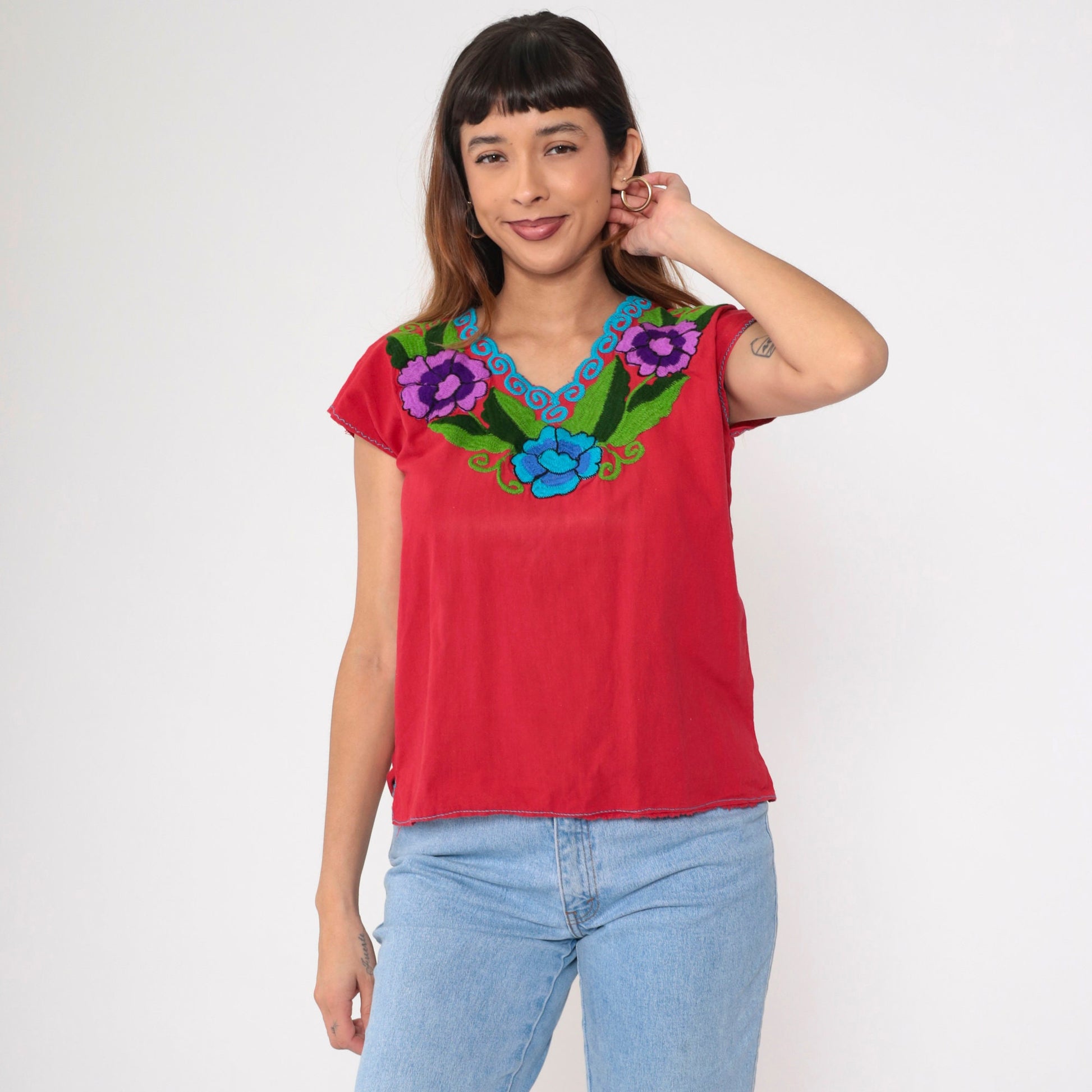 90s Mexican Embroidered Floral Blouse Red V-Neck Short Sleeve Small Medium