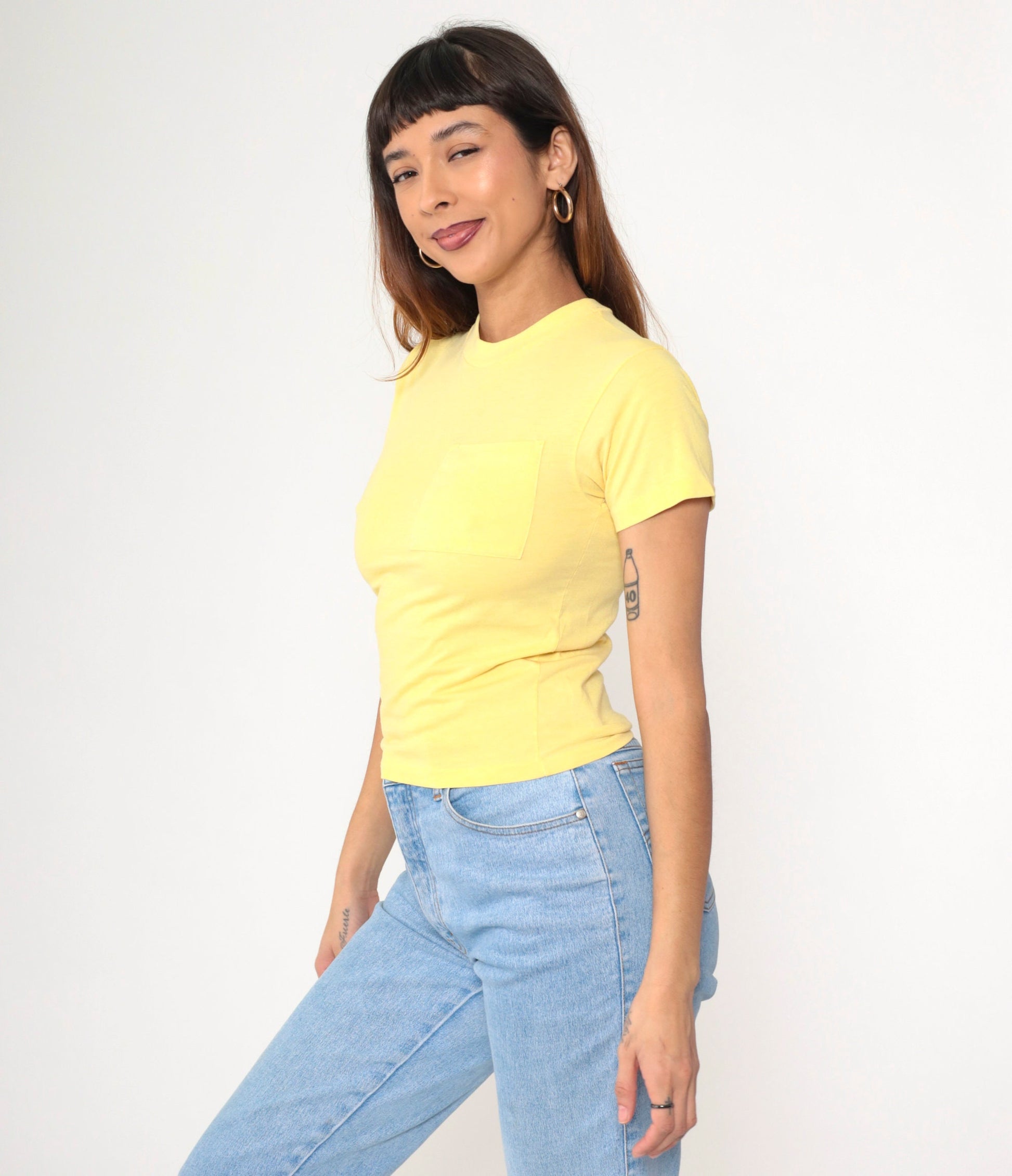 90s Yellow Pocket T-Shirt Cotton Blend Crewneck Youth Medium