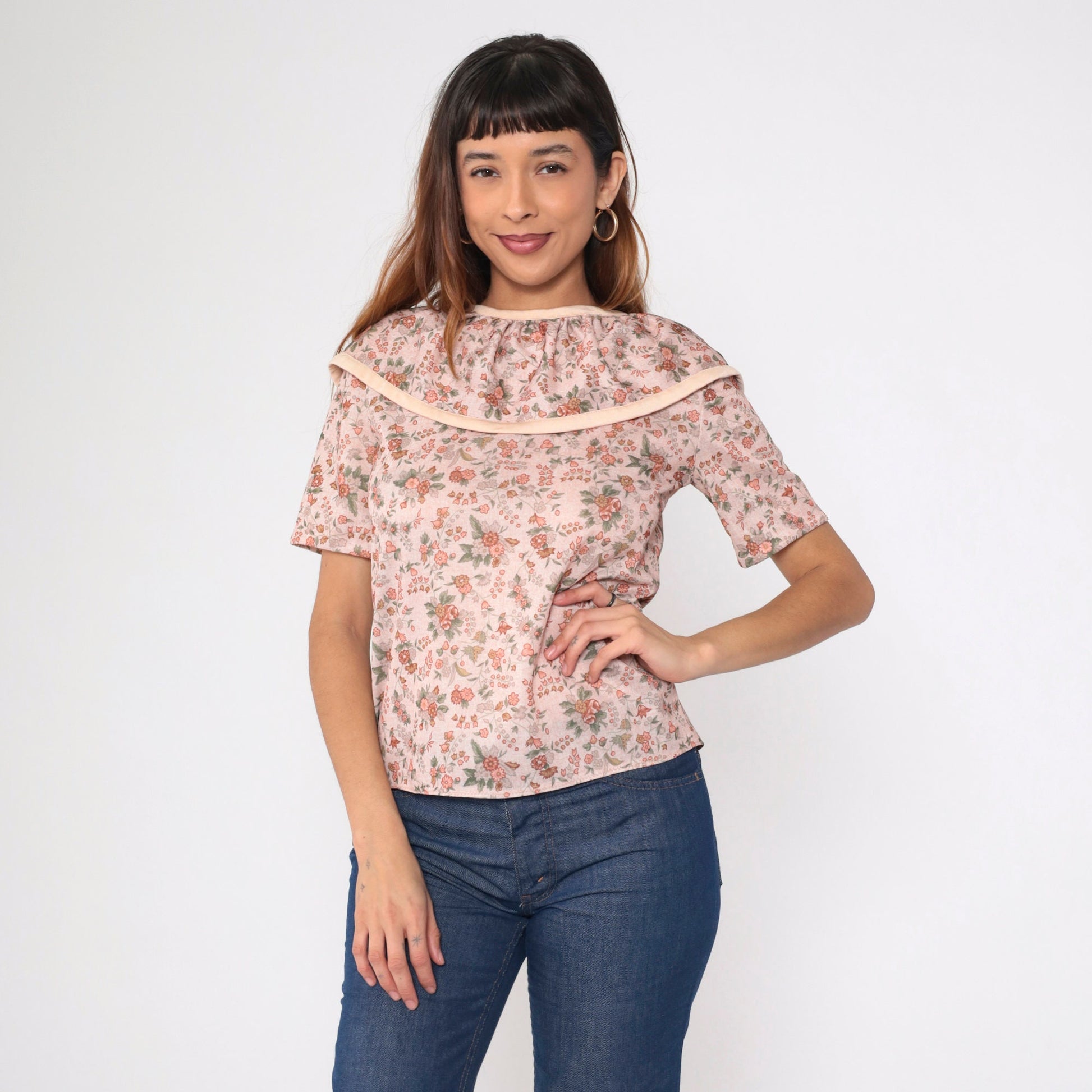70s Pink Floral Blouse Short Sleeve Ruffled Bib Collar Medium