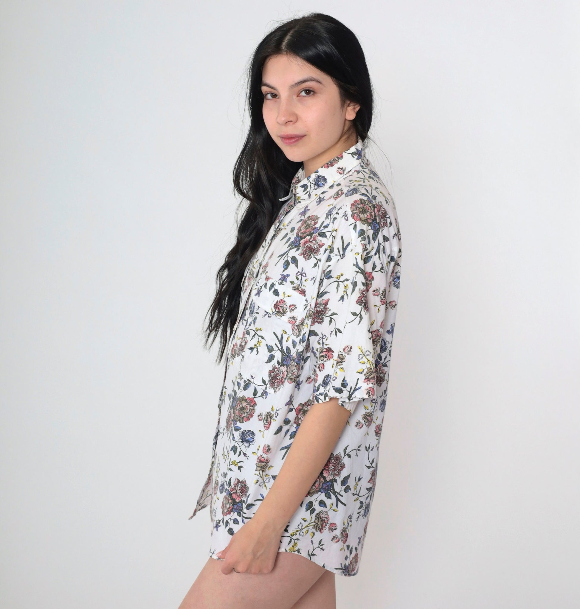 90s Bill Blass Floral Button-Up Blouse Cotton Short Sleeve White Pink Purple Medium
