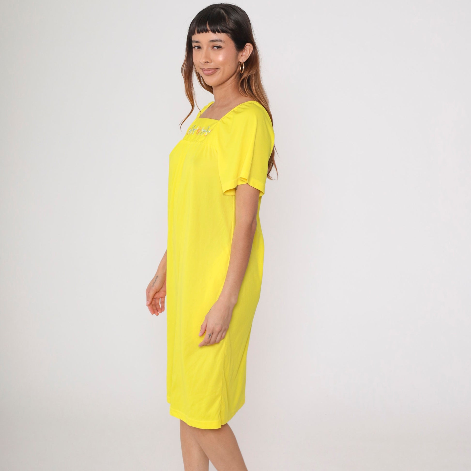 90s Yellow Floral Embroidered Midi Dress Short Sleeve Pockets Small S