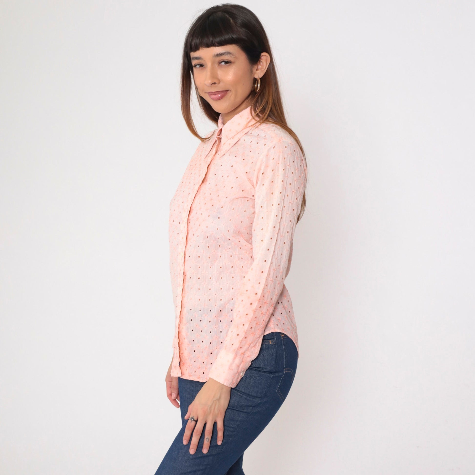 70s Baby Pink Eyelet Lace Button-Up Blouse Dagger Collar Long Sleeve Small