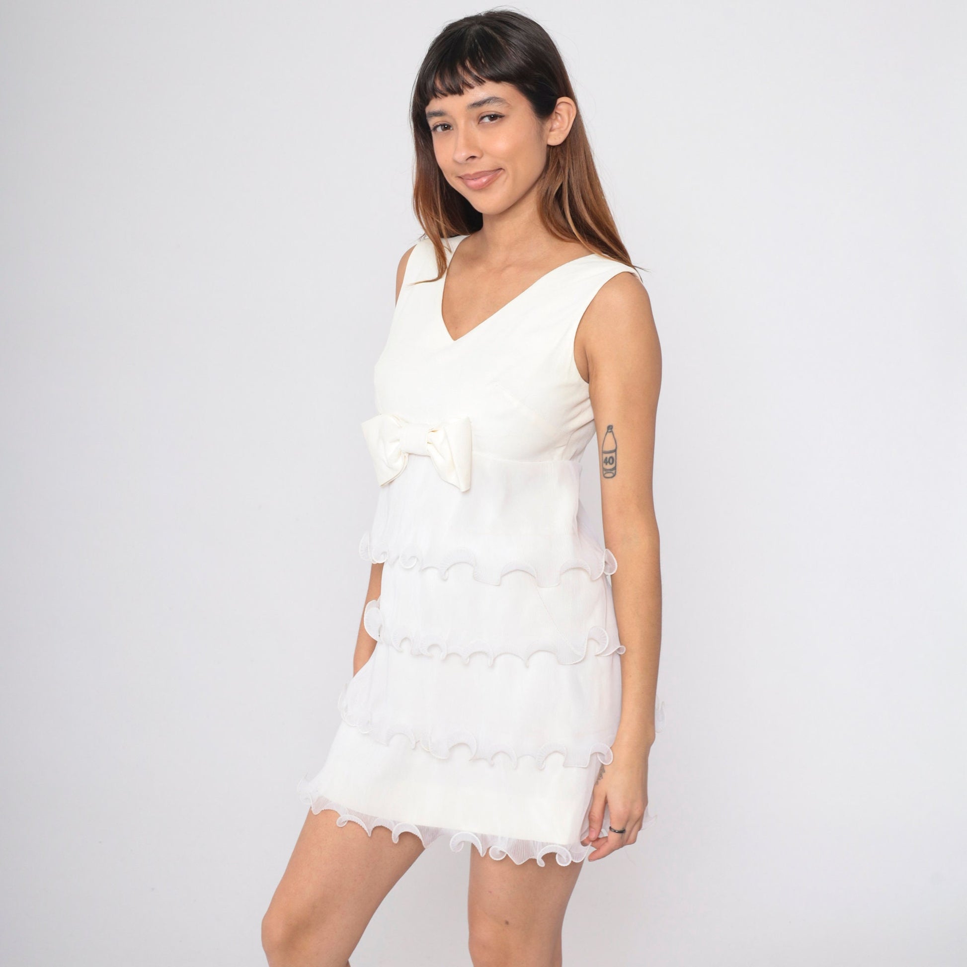 1960s White Pleated Mini Dress Empire Waist V-Neck Party Cocktail Small