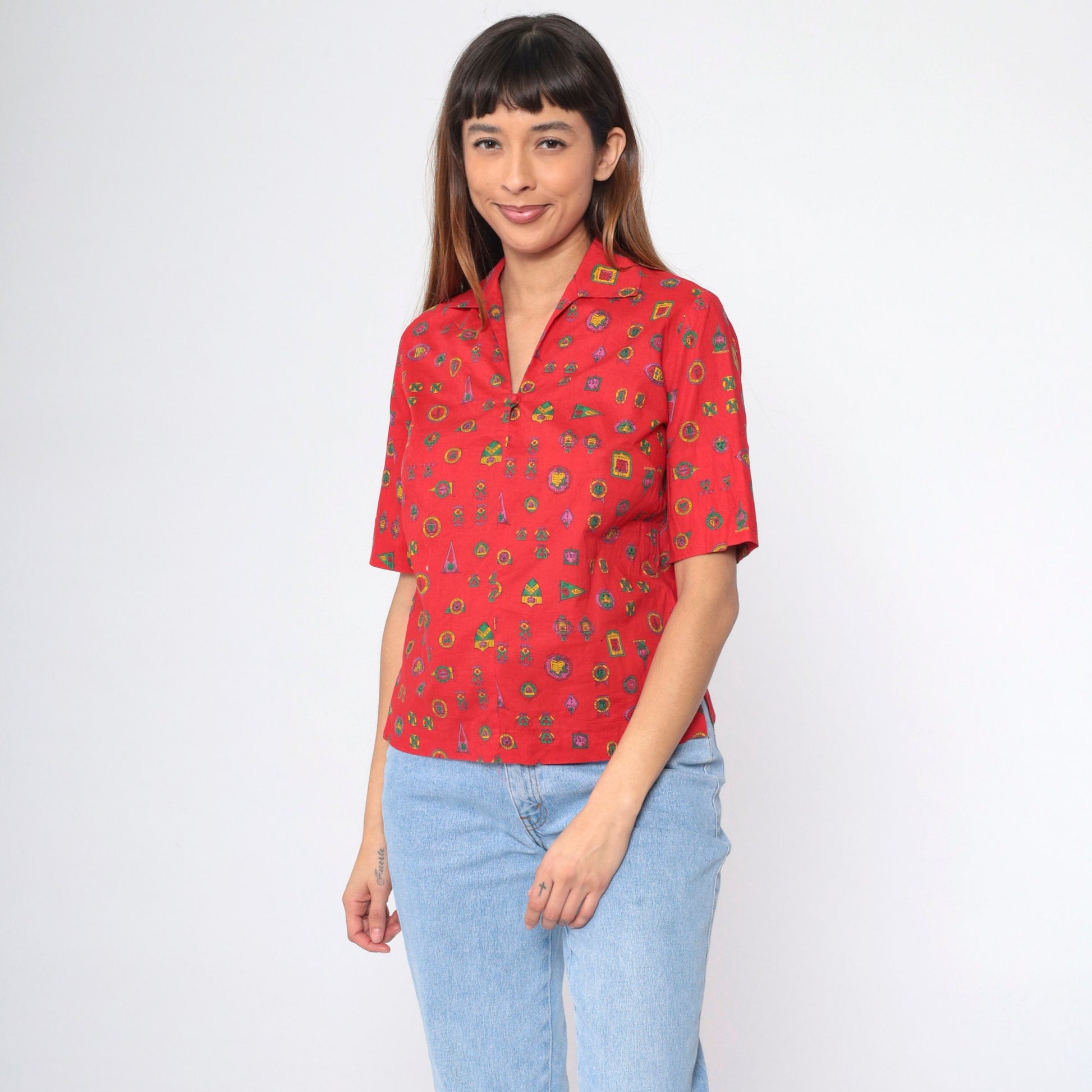 70s Heraldic Crest Print Blouse Red Collegiate Military V-Neck Small S