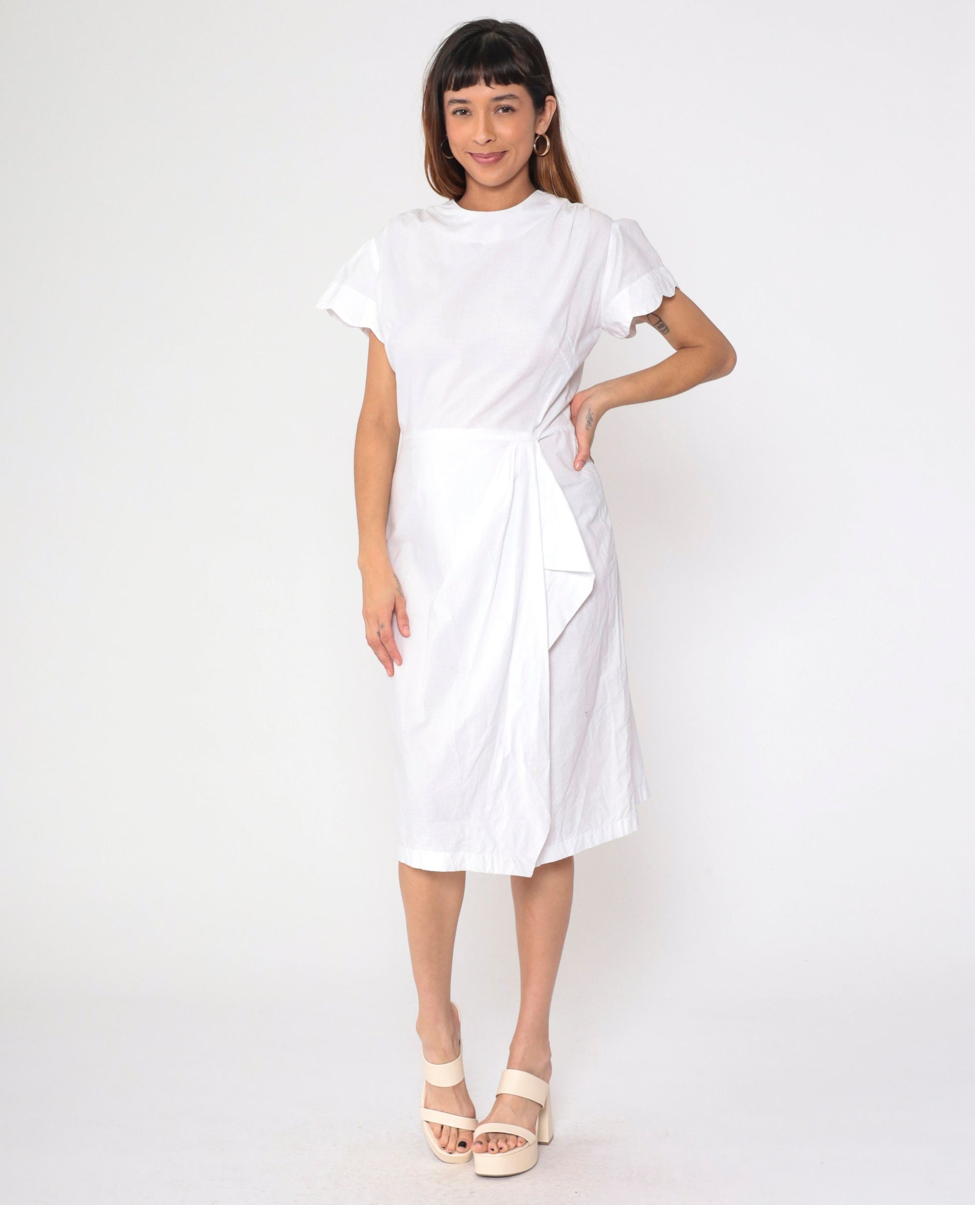 1940s White Cotton Midi Dress Puff Sleeve Scalloped Button Back Medium