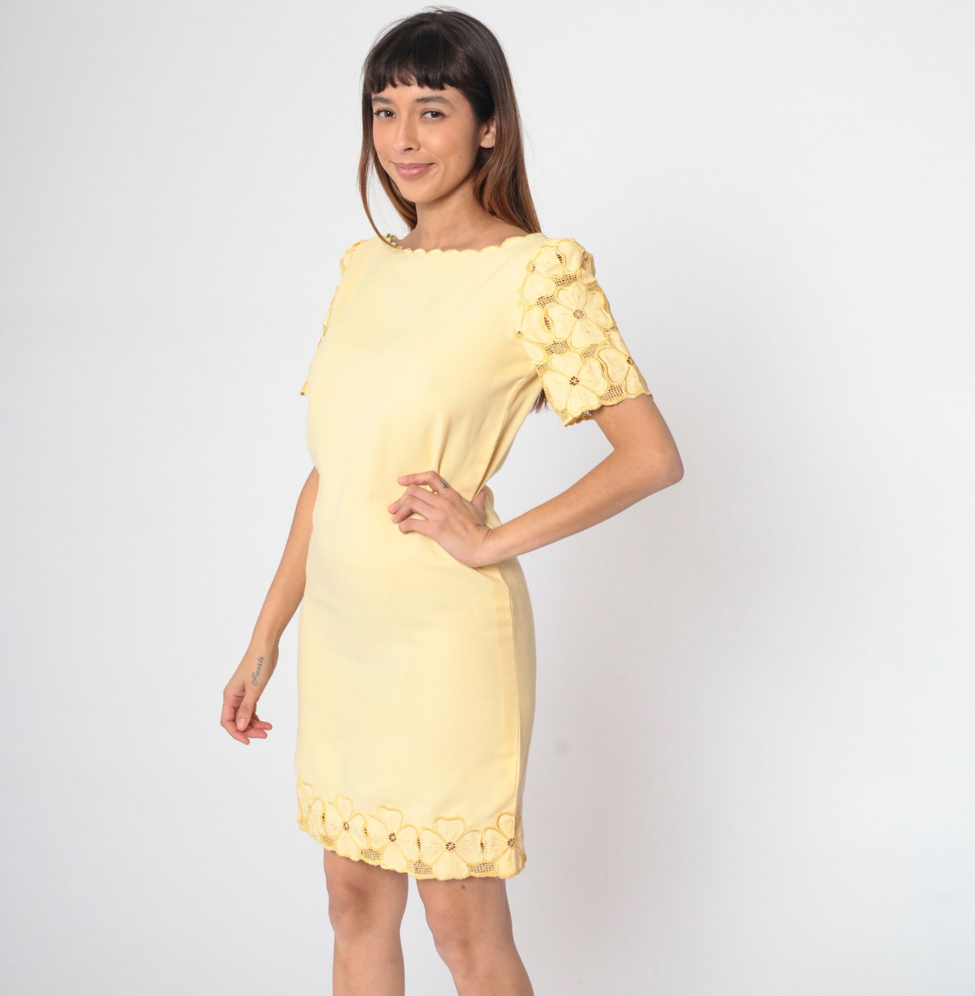 90s Yellow Floral Cutwork Mini Dress Puff Sleeve Scalloped Small