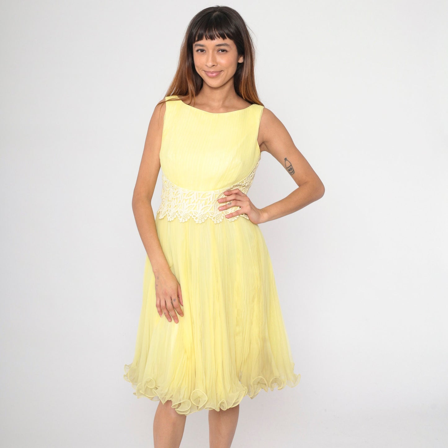 60s Yellow Lace Trim Sleeveless Dress High Waist Pleated Boatneck Small