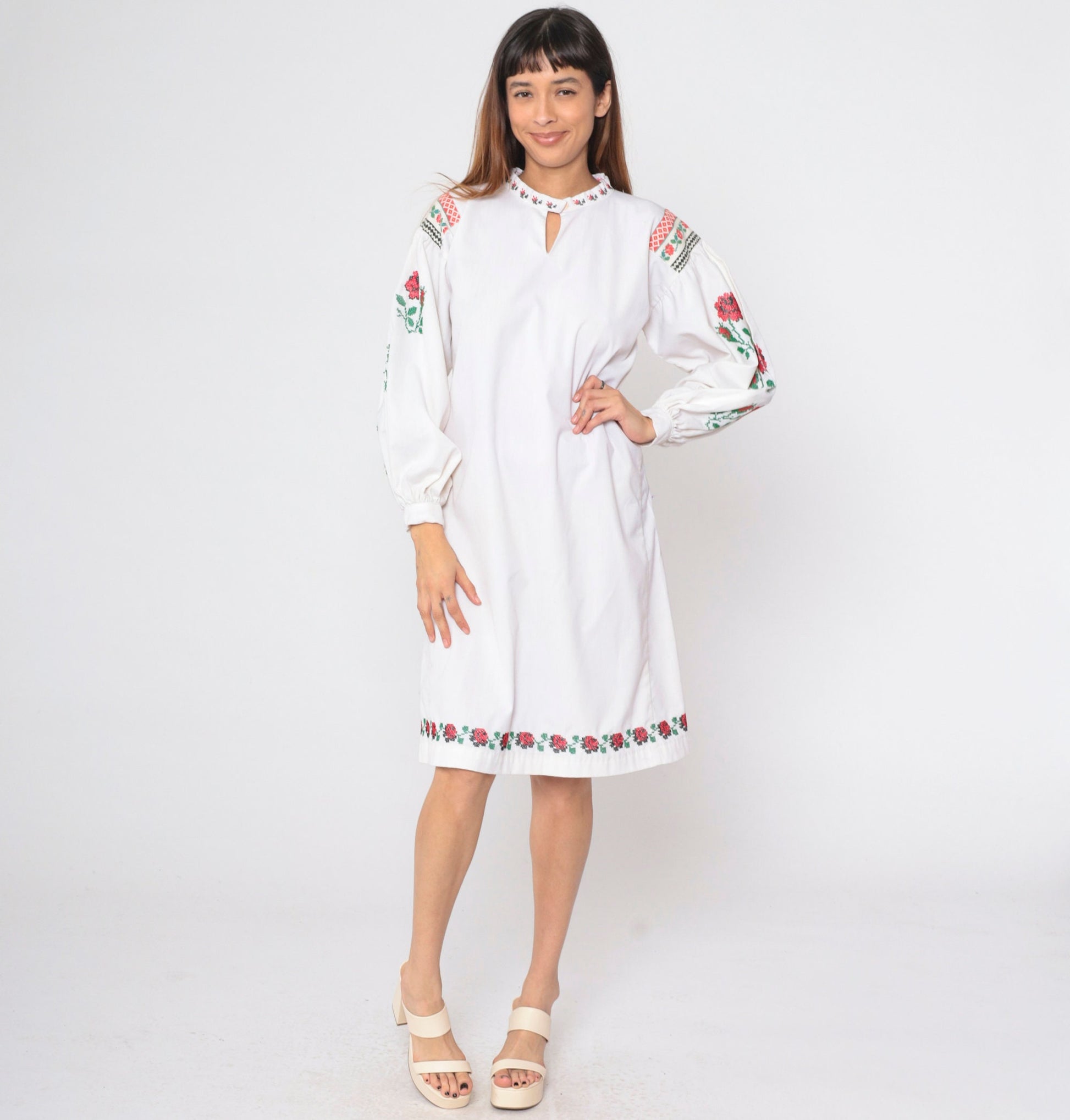 70s Floral Cross Stitch Embroidered Dress White Midi Shift Long Sleeve Medium