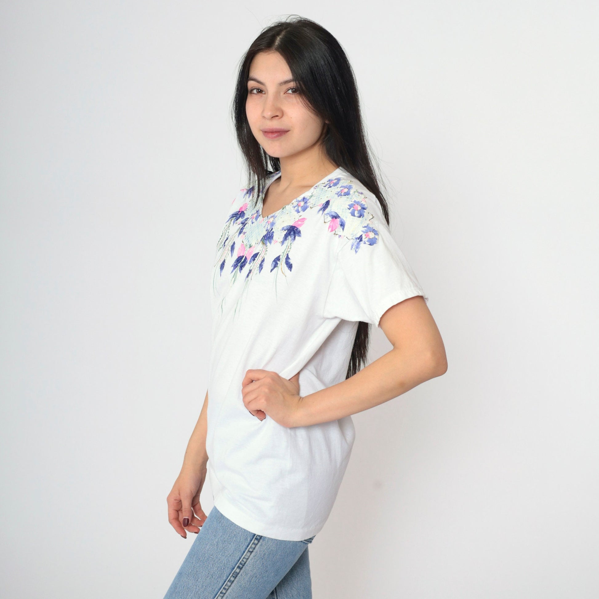 90s Floral Graphic T-Shirt White Metallic Gold Studs Single Stitch Small
