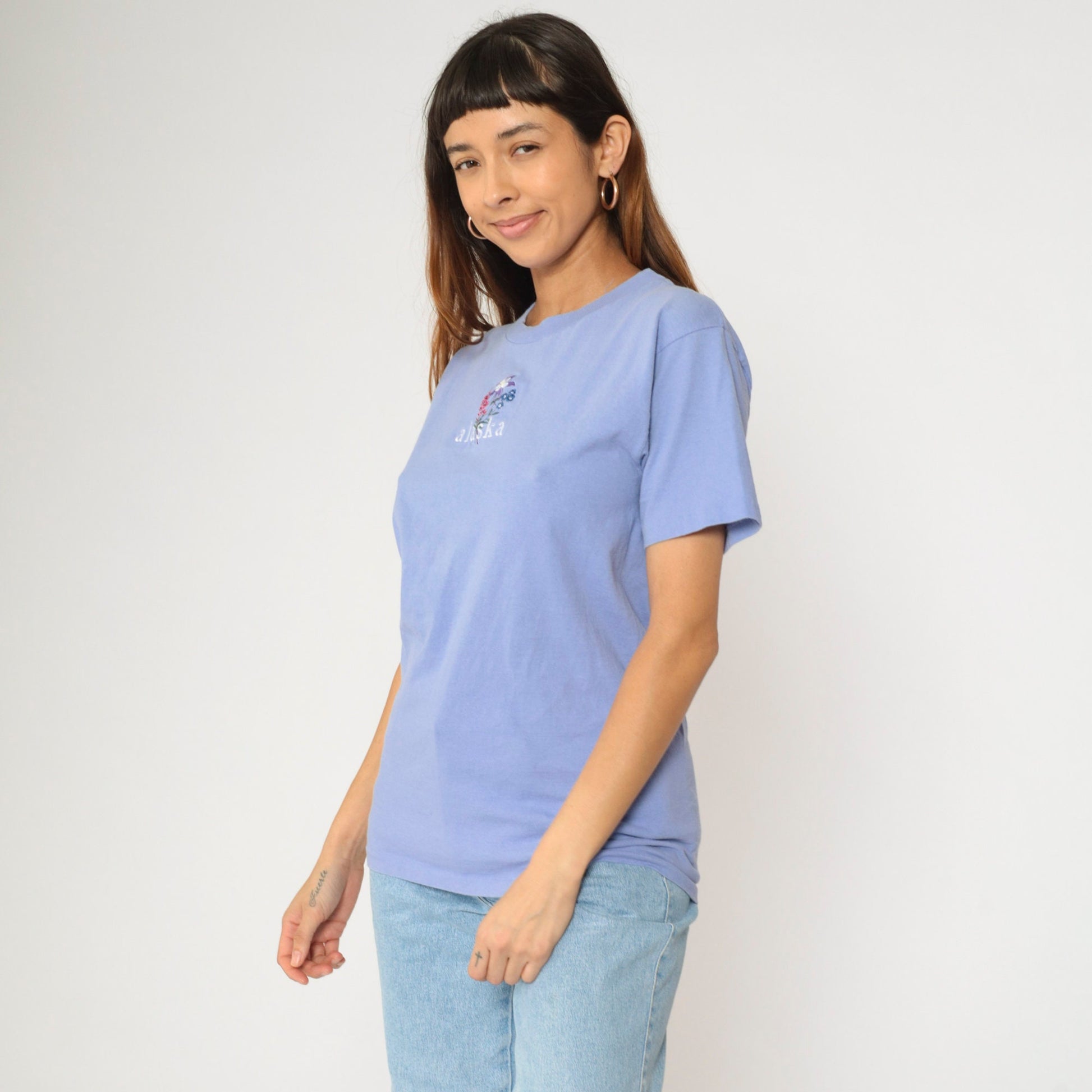 90s Alaska Floral Embroidered Periwinkle T-Shirt Cotton Graphic Tee XS