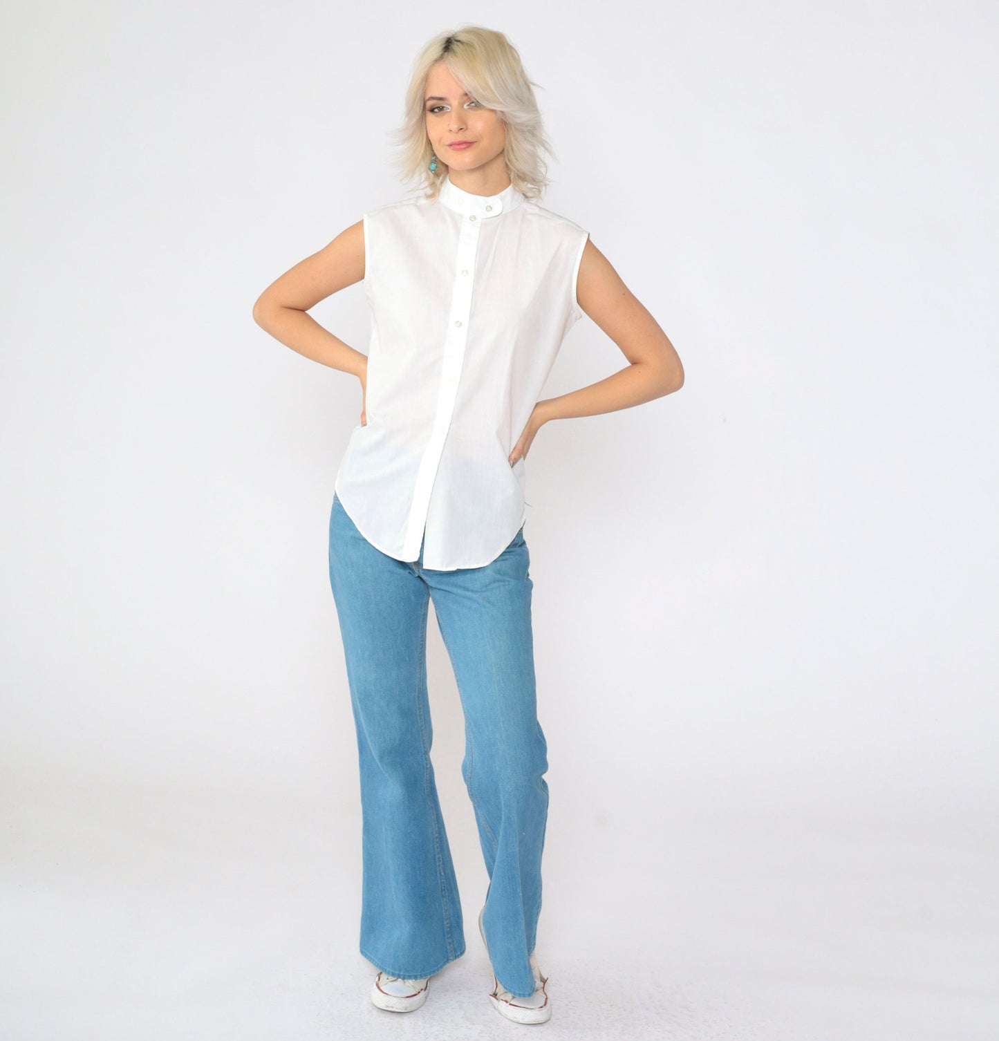 70s White Band Collar Sleeveless Button-Up Blouse Small