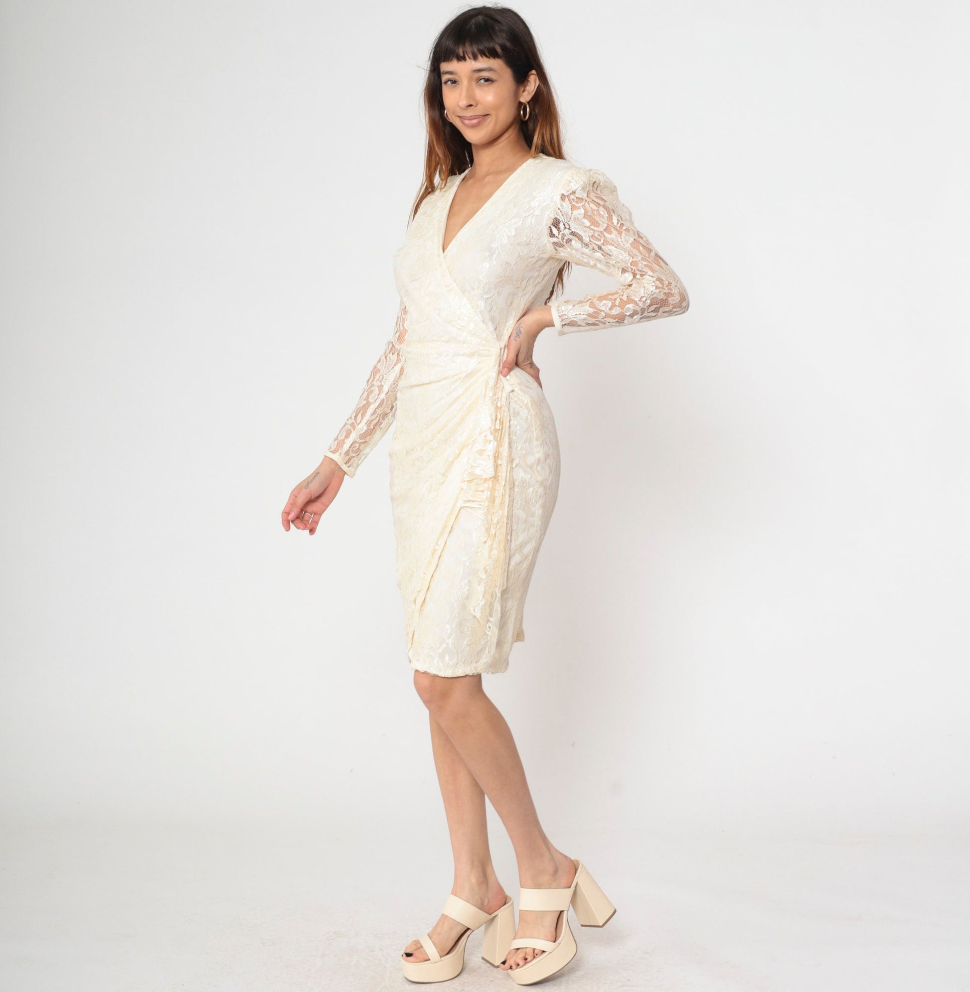 80s Ivory Lace Wrap Dress V-Neck Long Sleeve Sheath Knee-Length Small