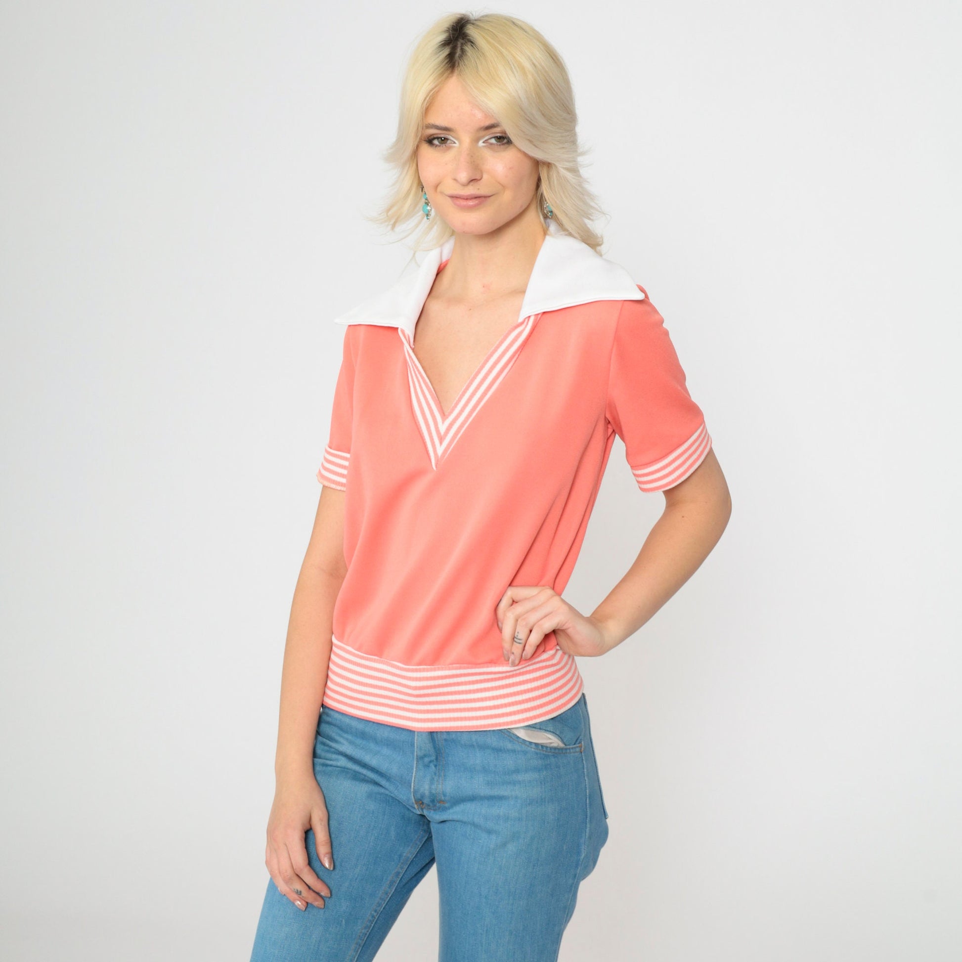 70s Coral Pink V-Neck Blouse White Collar Short Sleeve Small