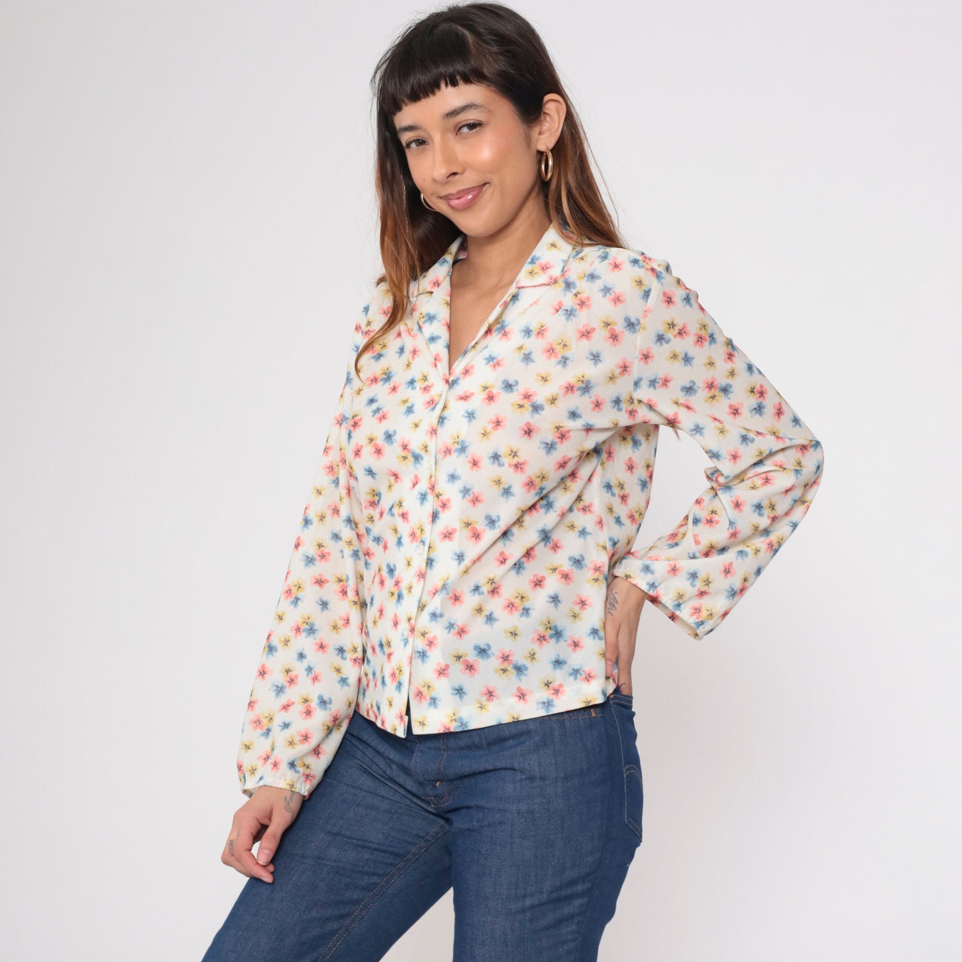 70s Floral Button-Up Blouse White Pink Blue Long Sleeve Collar Medium