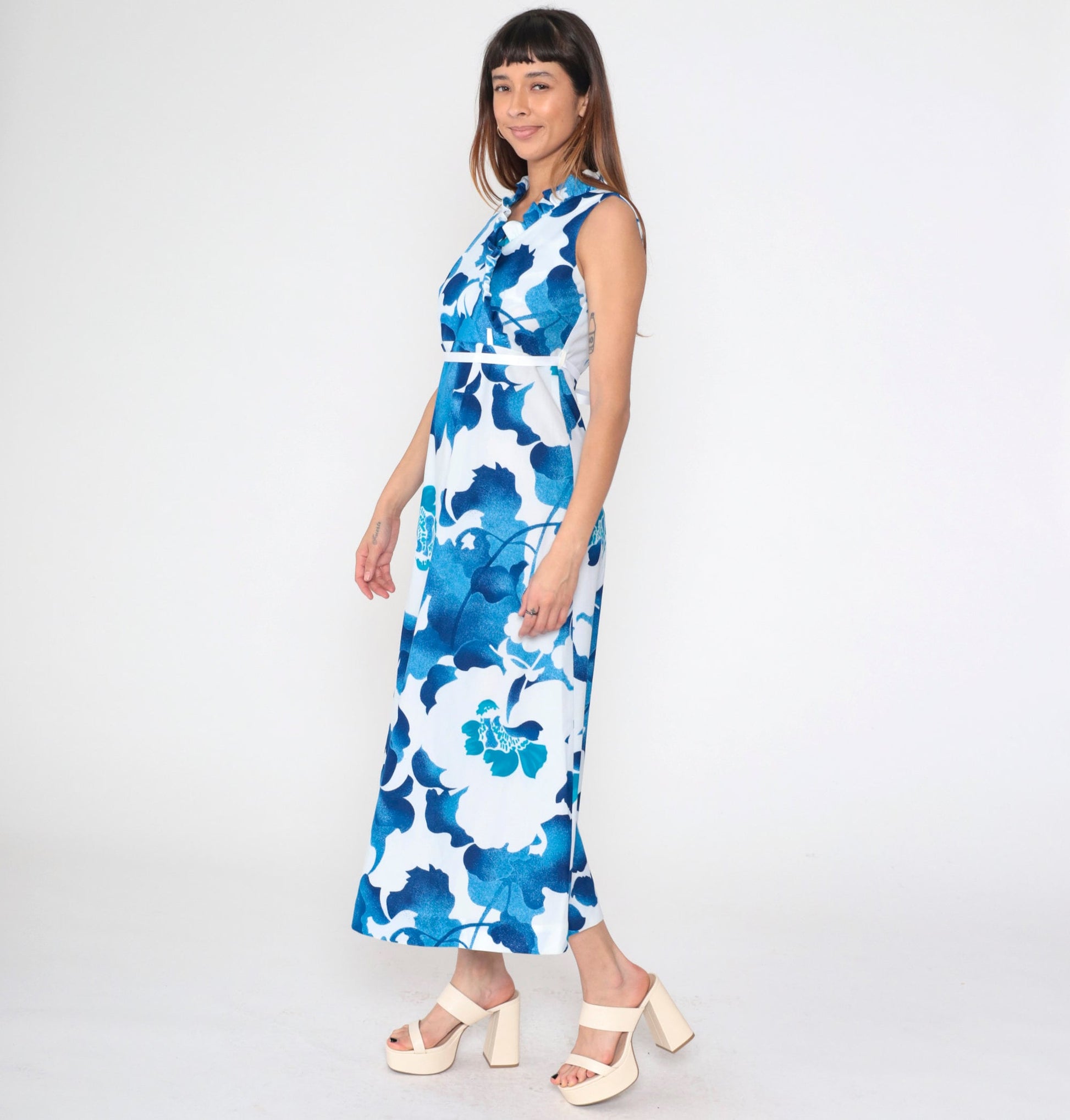 70s Hawaiian Floral Maxi Dress Empire Waist Ruffle V-Neck Sleeveless Blue Small