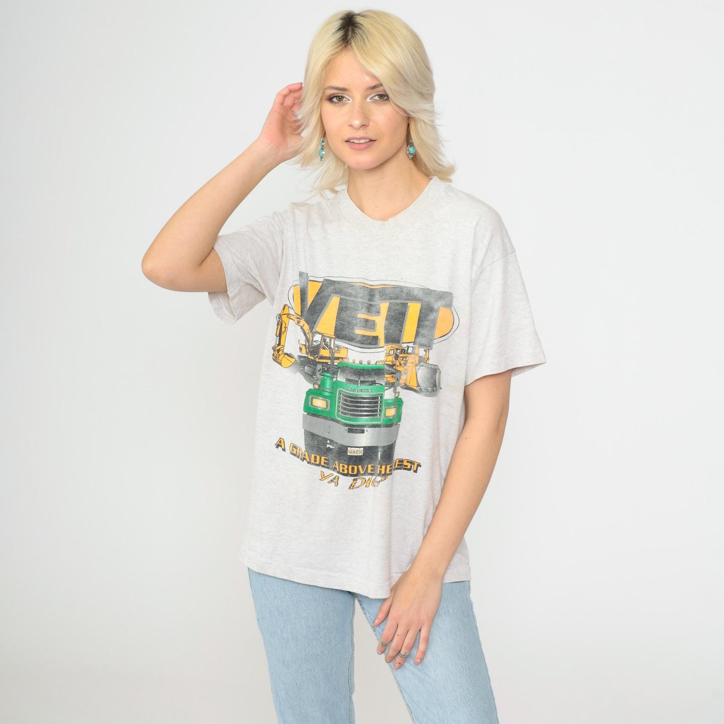 90s Veit Construction Mack Truck Graphic T-Shirt Medium