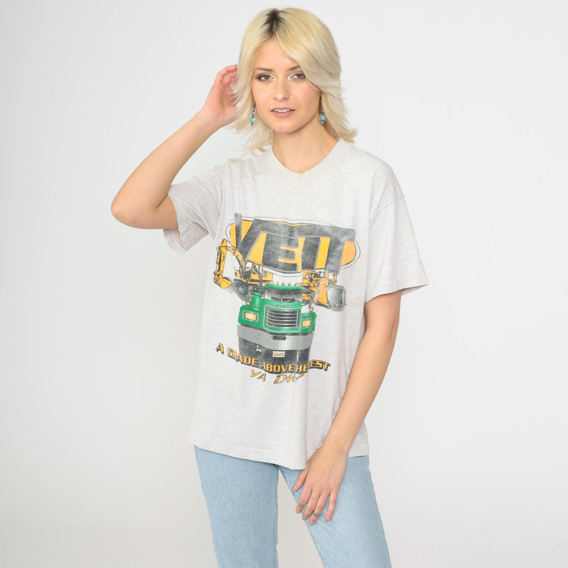 90s Veit Construction Mack Truck Graphic T-Shirt Medium
