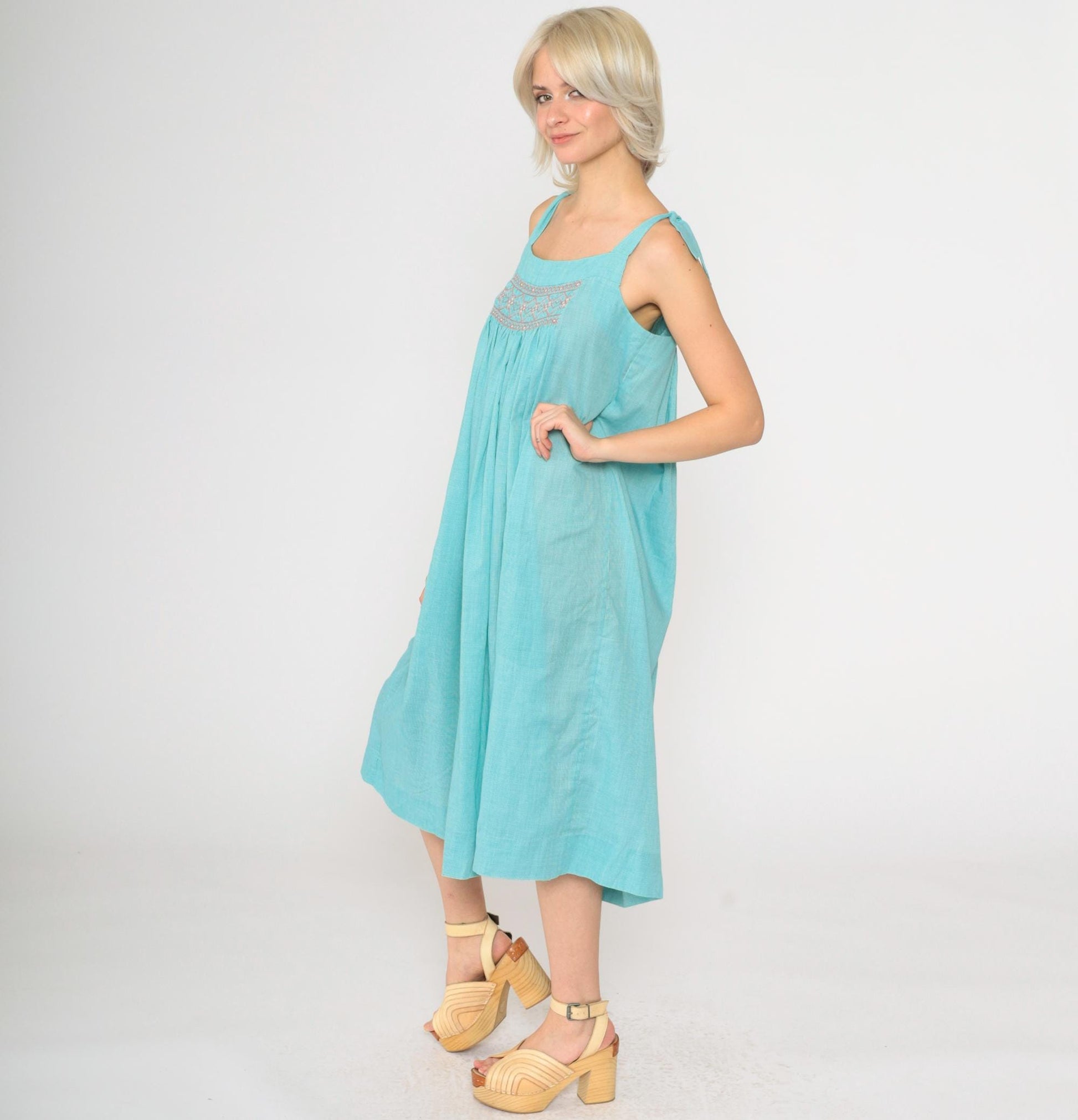 70s Blue Houndstooth Midi Dress Smocked Chest Tent Cut Sleeveless Small