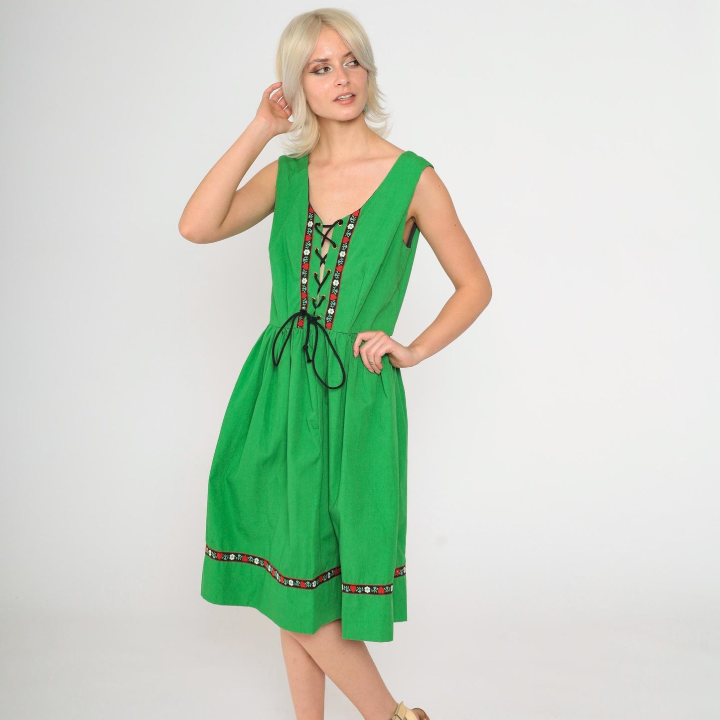 70s Dirndl Dress Green Floral Lace-Up High Waist Midi Sleeveless Medium