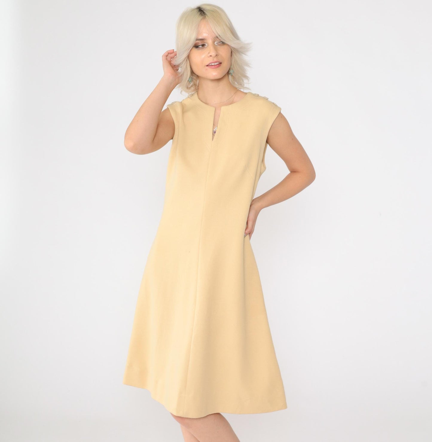 60s Mod Beige Shift Mini Dress Sleeveless Knit Button Shoulder Medium