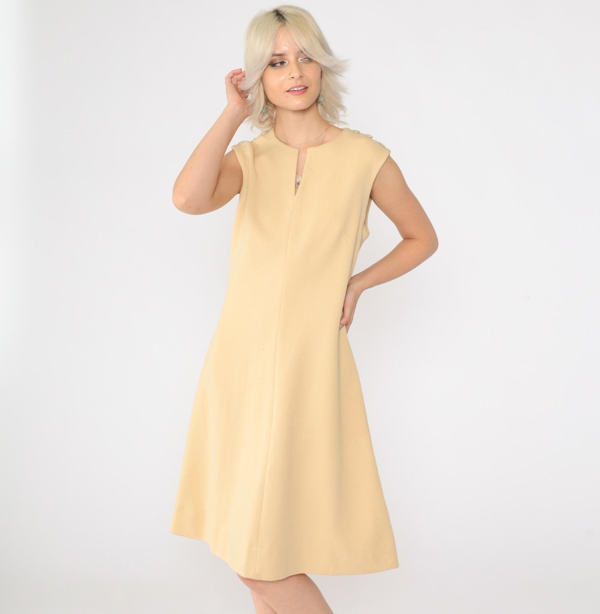 60s Mod Beige Shift Mini Dress Sleeveless Knit Button Shoulder Medium