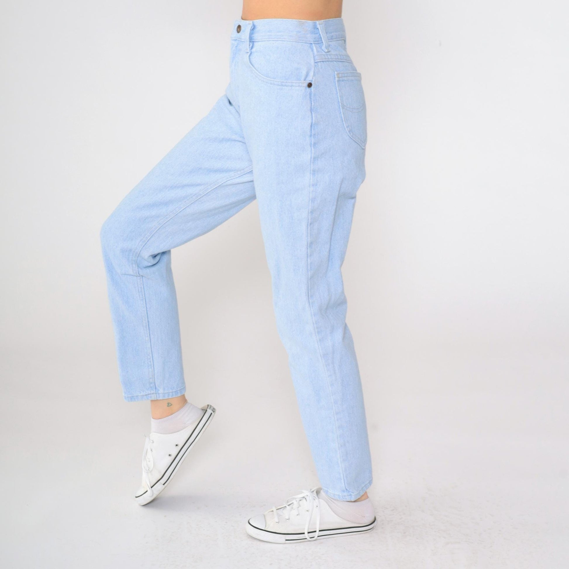 90s Lee High-Waist Tapered Jeans Light Wash Denim Medium