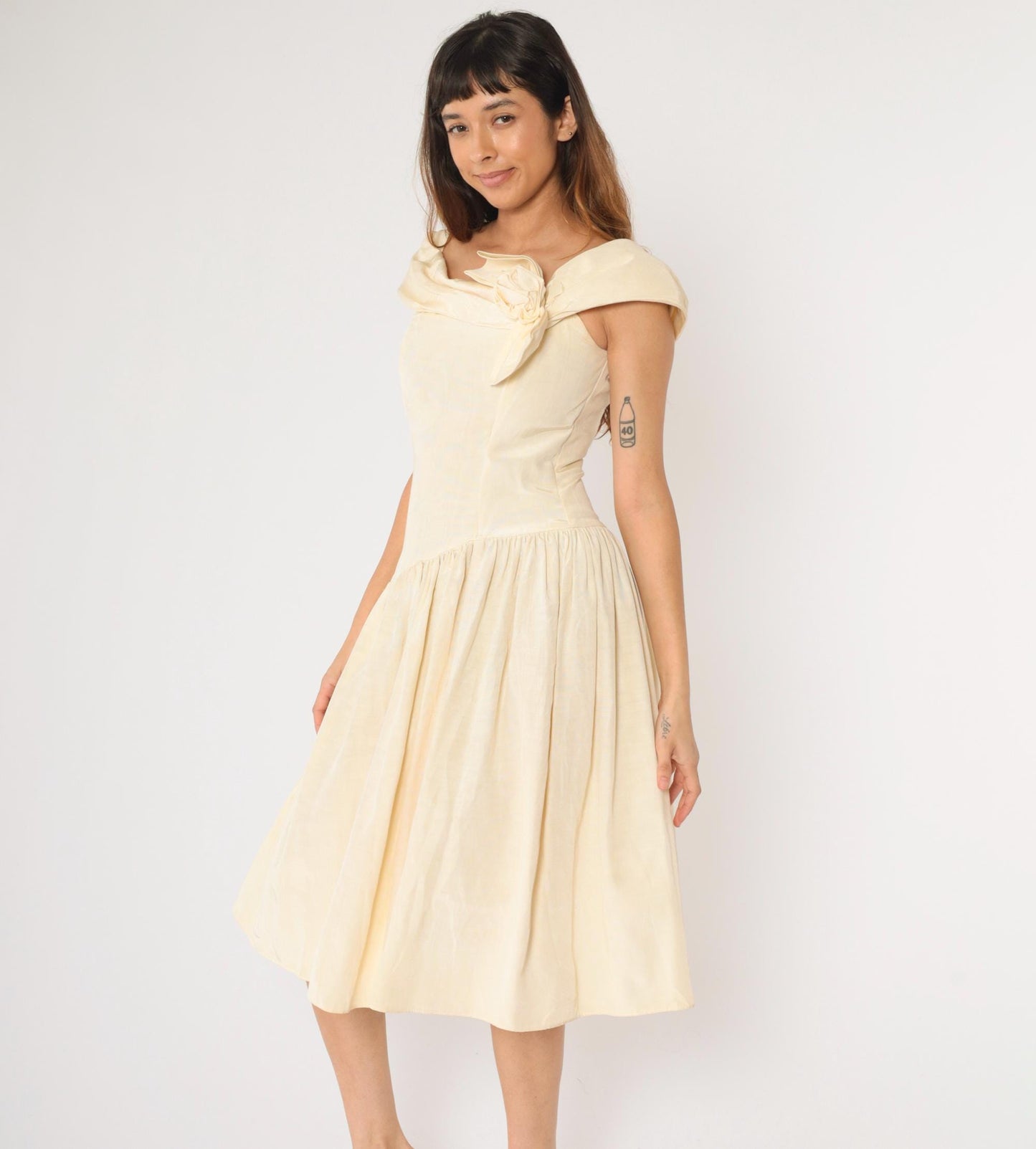 1980s Gunne Sax Cream Taffeta Midi Dress Rosette Bertha Collar Small 4