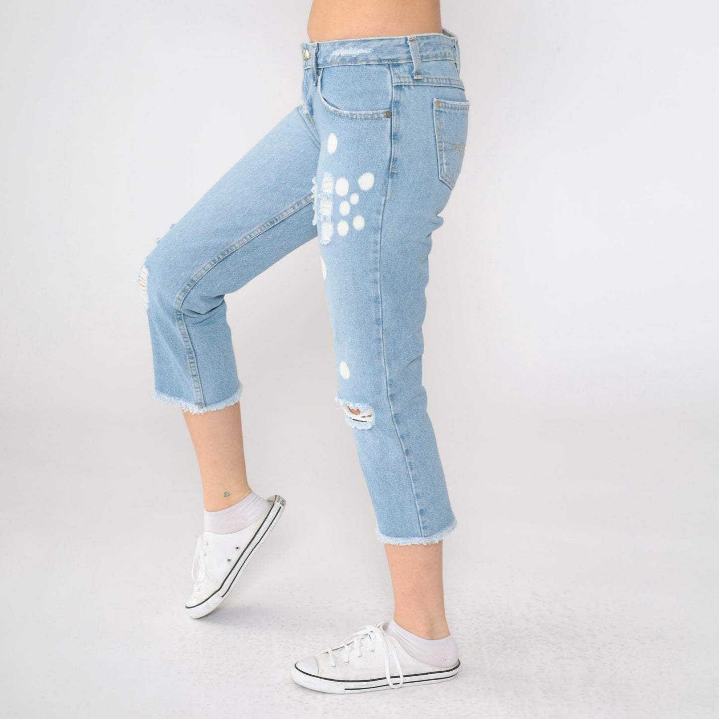 Y2K Mudd Distressed Capri Jeans Light Blue Bleach Splattered Mid Rise Size 3