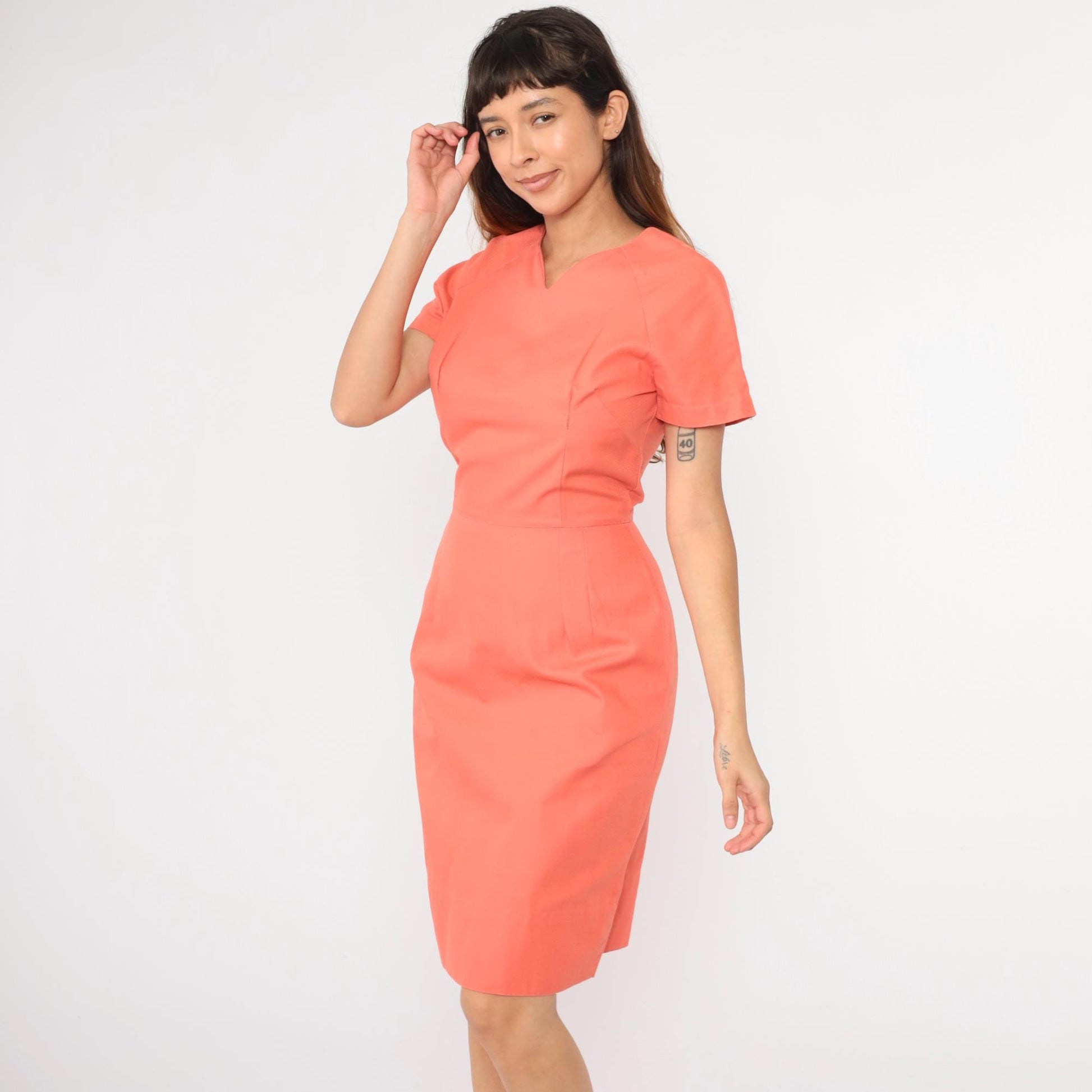 1960s Coral Pencil Dress V Neck High Waist Short Sleeve Small
