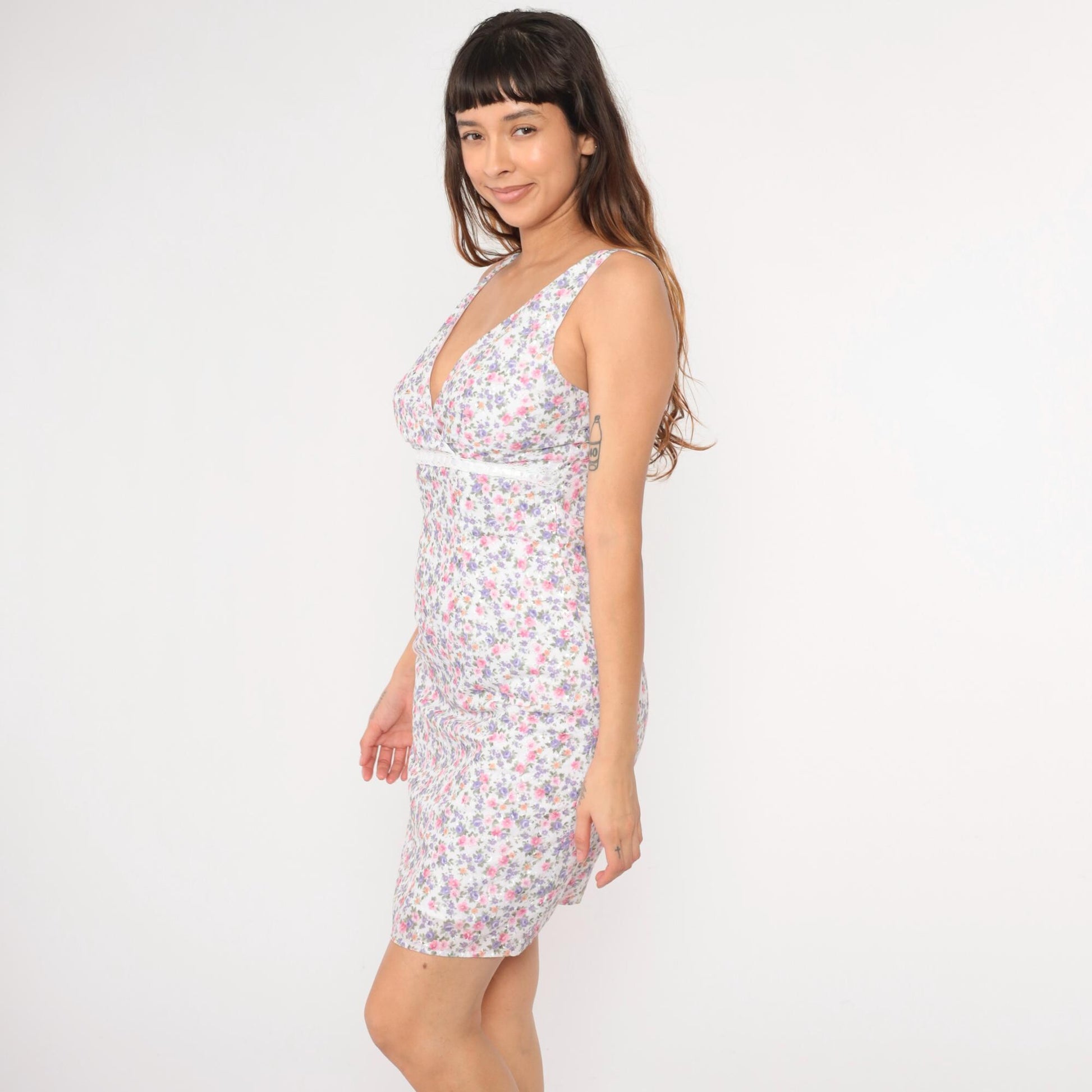 90s Ditsy Floral Mini Dress Empire Waist Embroidered White Lavender Pink Medium