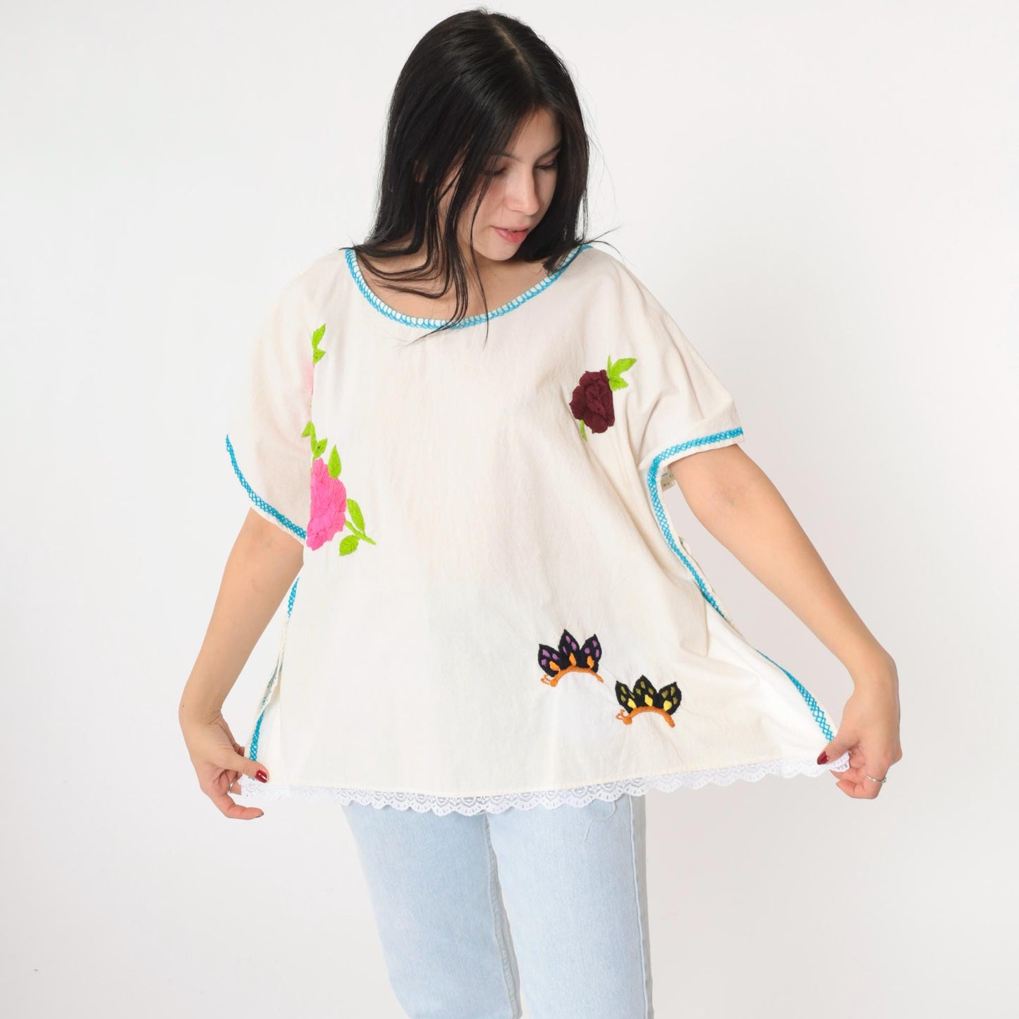 90s Floral Embroidered Blouse Cream Butterfly Tunic Scoop Neck Medium Large