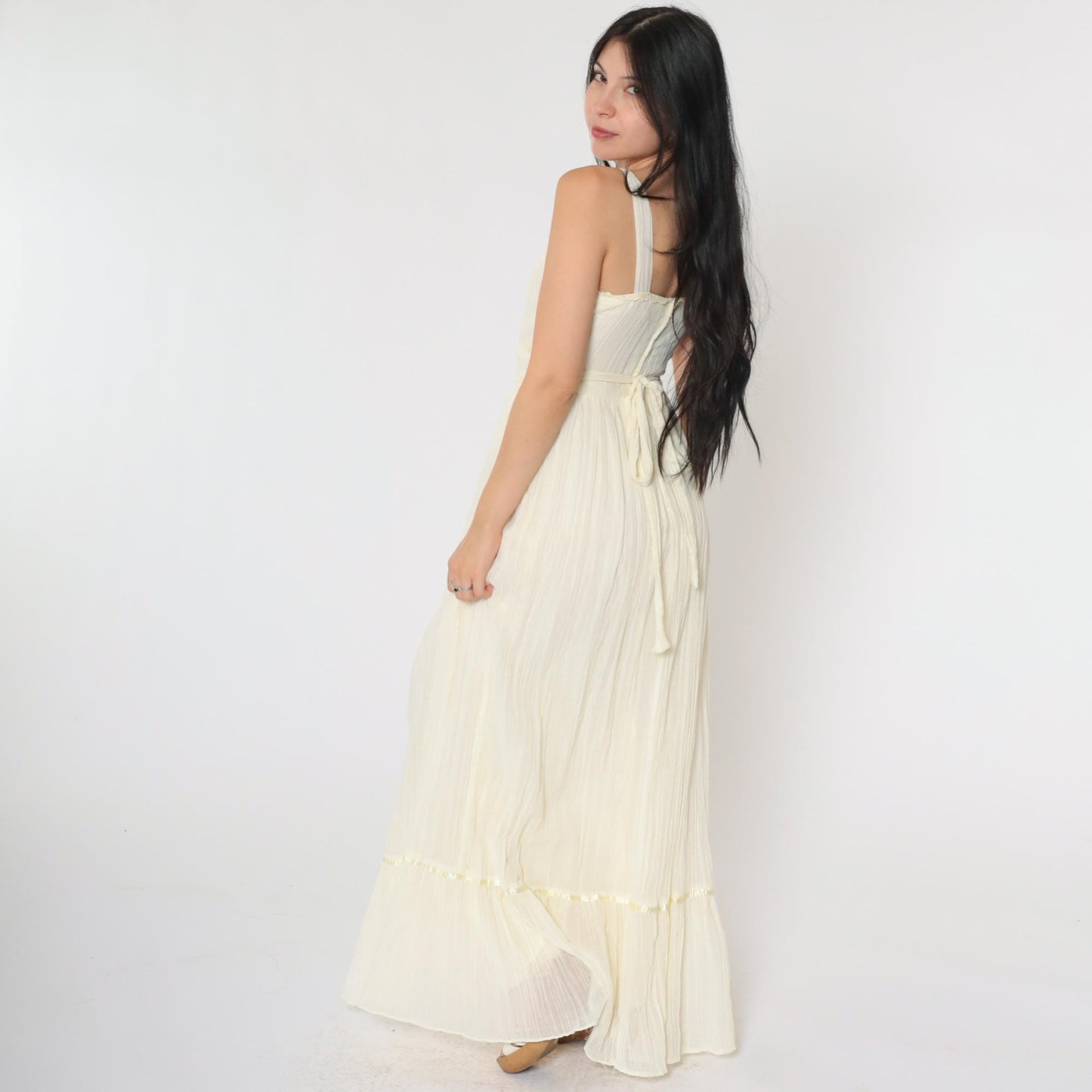 70s Cream Tiered Maxi Dress Sweetheart Neckline Lace Trim Small