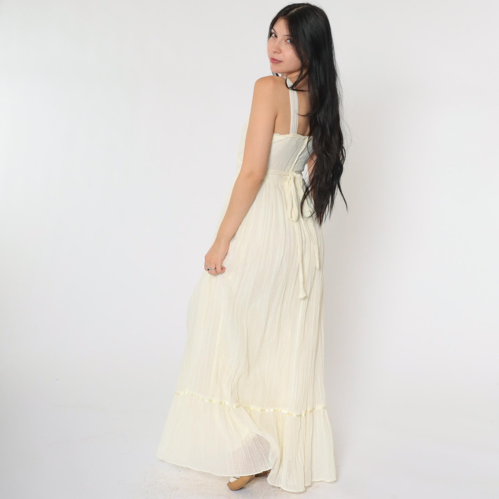 70s Cream Tiered Maxi Dress Sweetheart Neckline Lace Trim Small