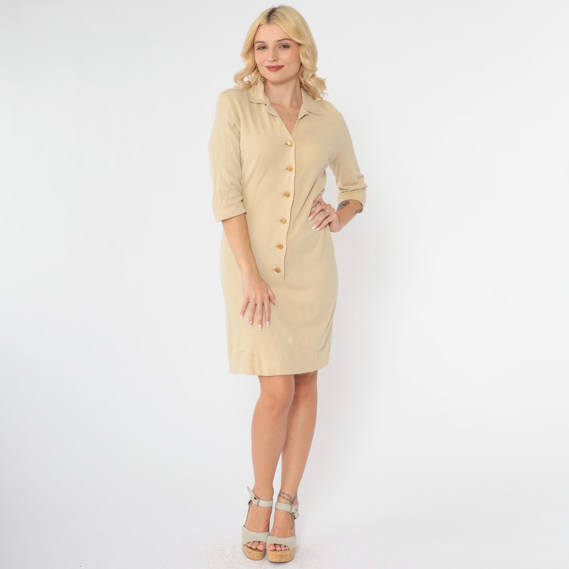 1970s Beige Shift Dress Gold Button Mini 3/4 Sleeve Collar Small