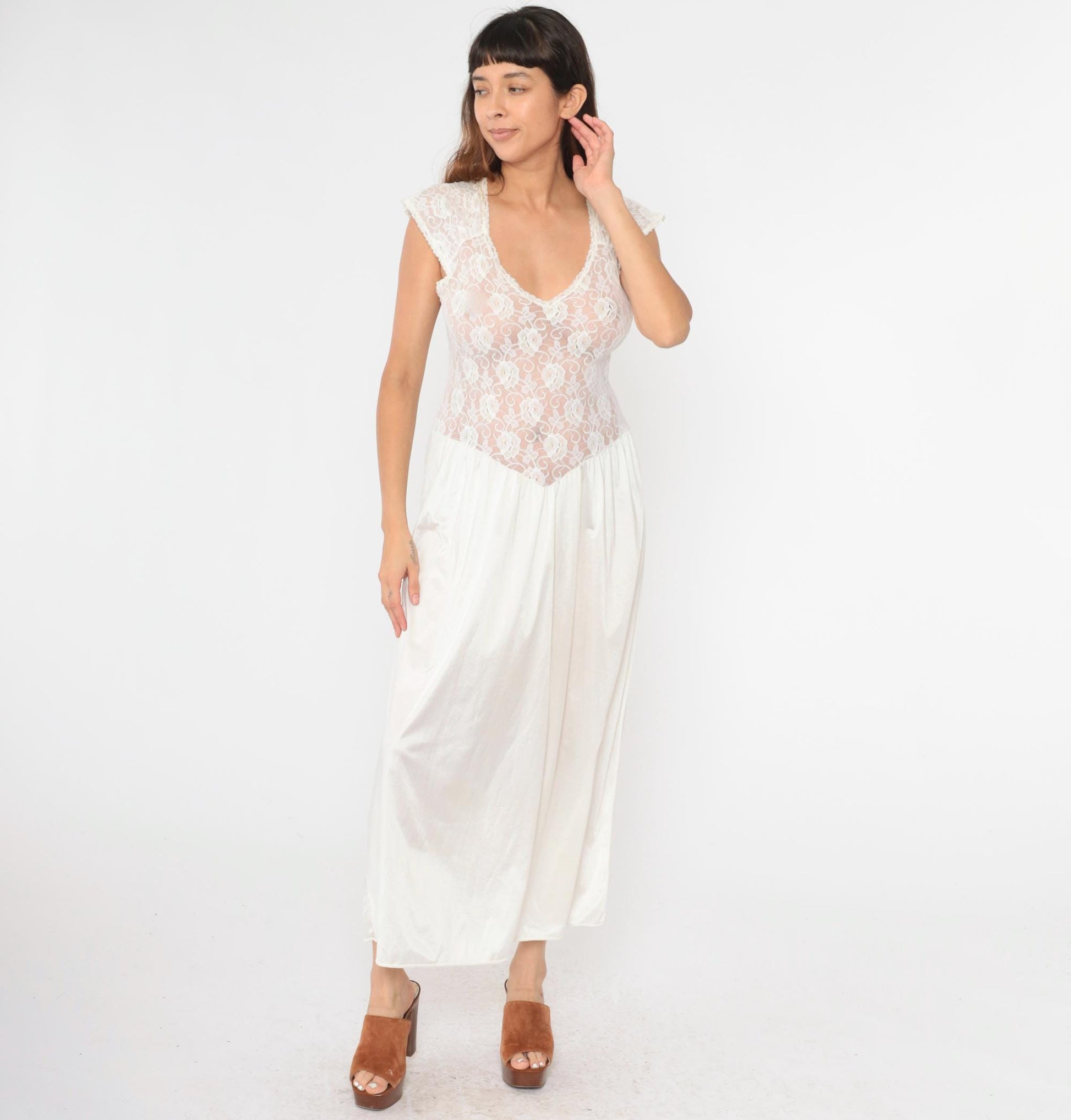 80s White Lace Iridescent Maxi Nightgown Cap Sleeve Low Basque Waist Medium