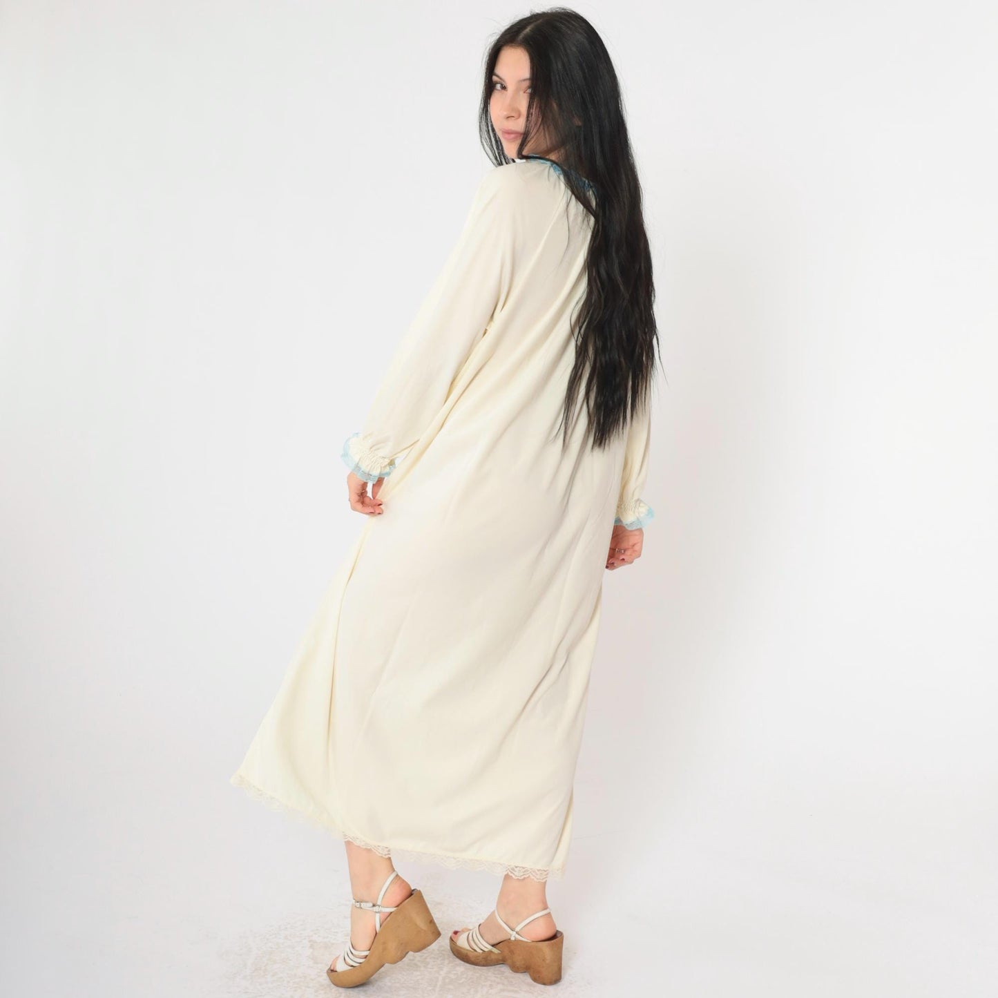 70s Cream Nightgown Maxi Keyhole Tie Neck Long Sleeve Lace Trim Large XL