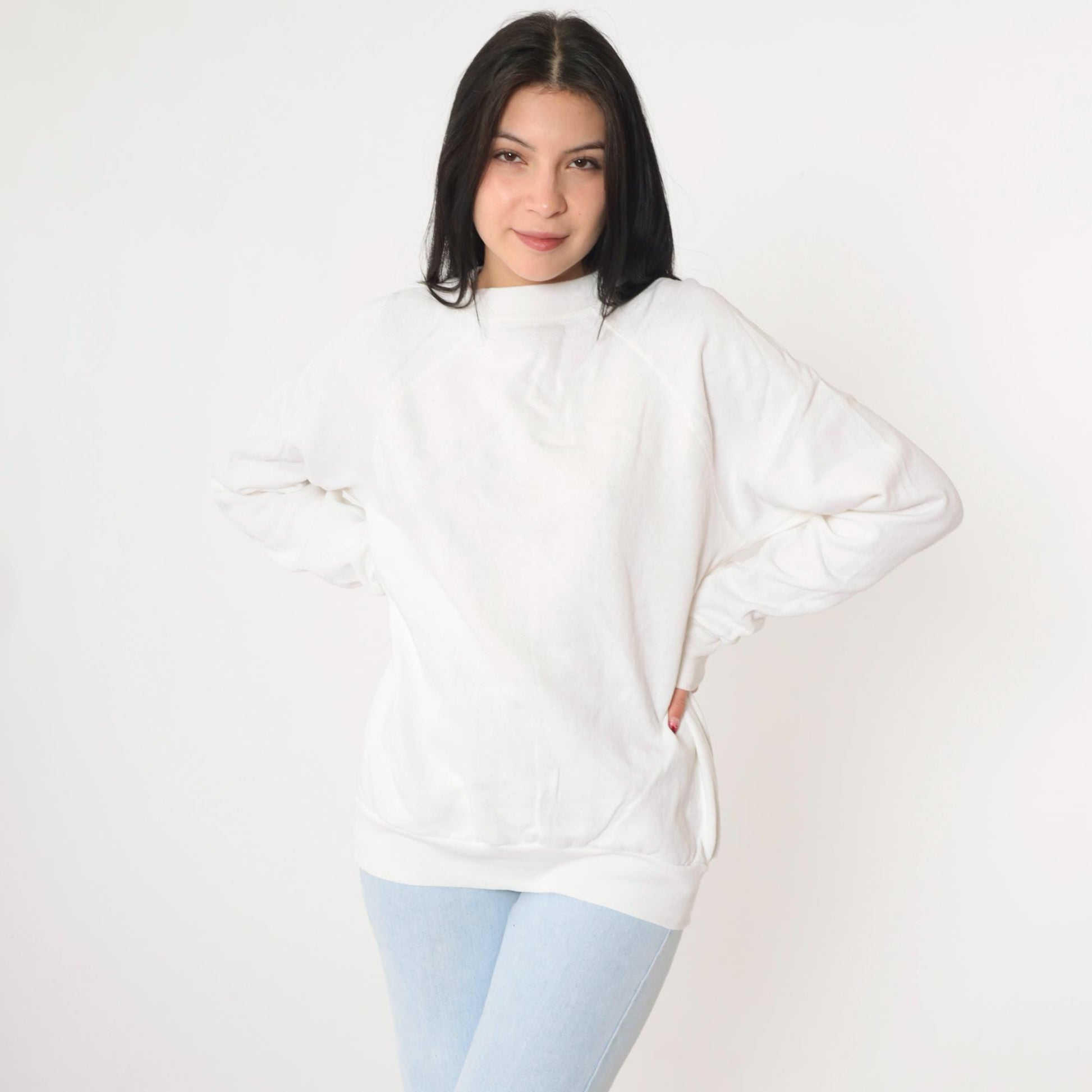 80s Plain White Raglan Sweatshirt Crewneck Pullover Medium