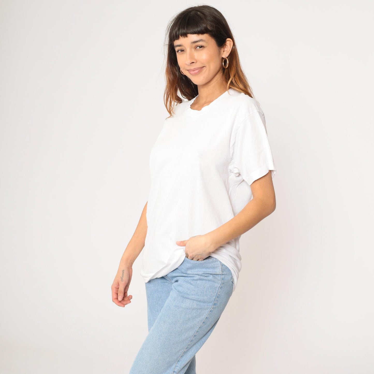 90s Fruit of the Loom Plain White Crewneck T-Shirt Cotton Medium