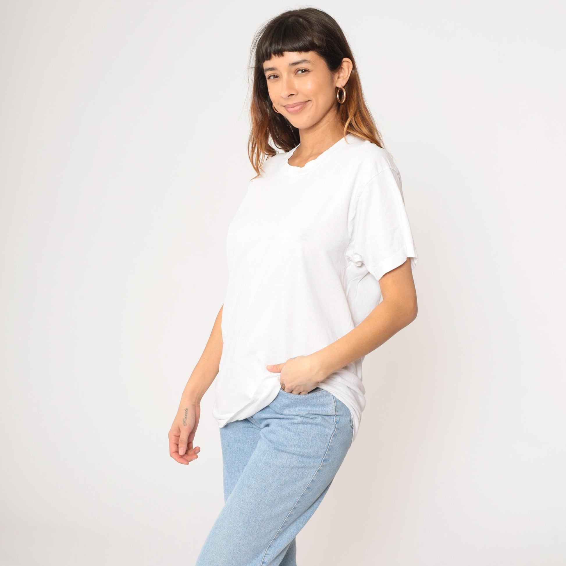 90s Fruit of the Loom Plain White Crewneck T-Shirt Cotton Medium