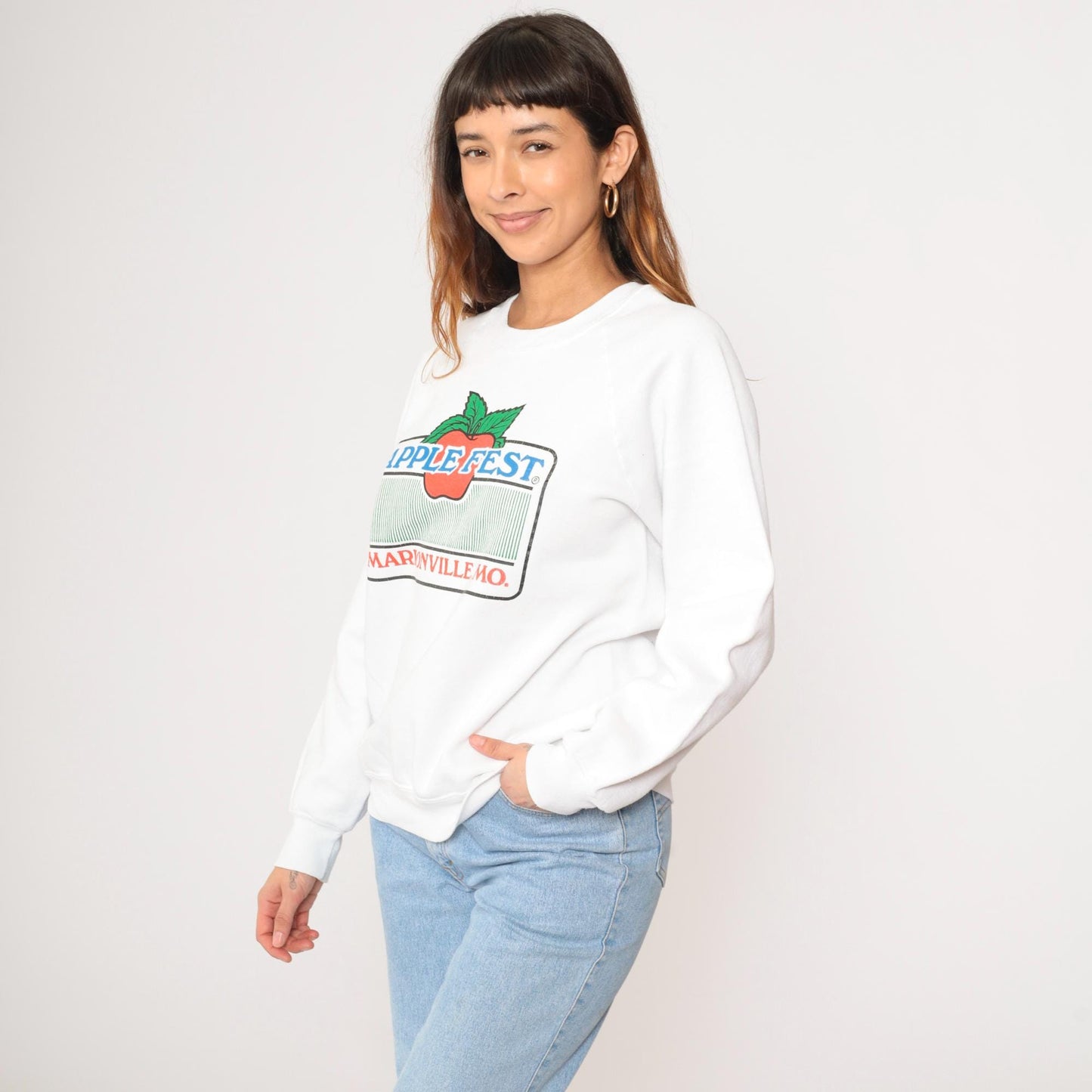 90s Apple Fest Marionville Missouri Graphic Sweatshirt White Raglan Small