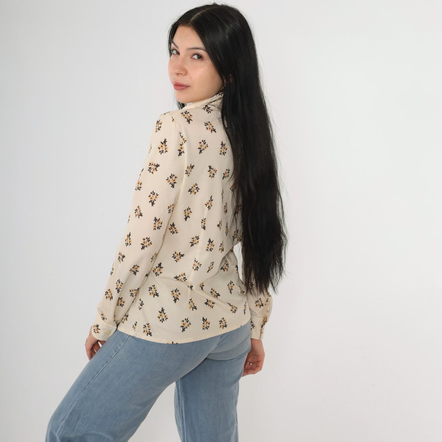 70s Floral Cream Button-Up Blouse Pointed Collar Long Sleeve Small
