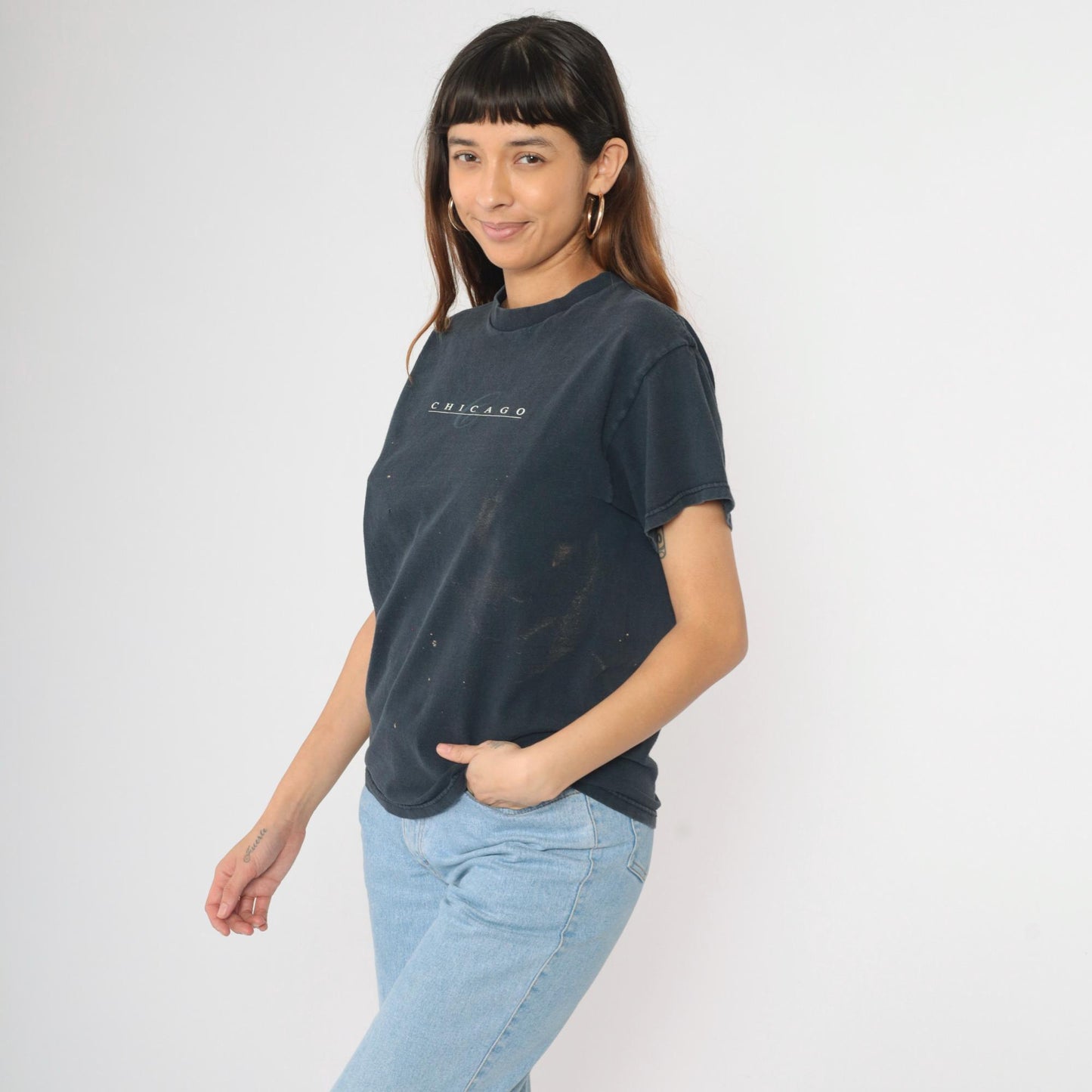 90s Chicago Graphic T-Shirt Black Fruit of the Loom Distressed Medium