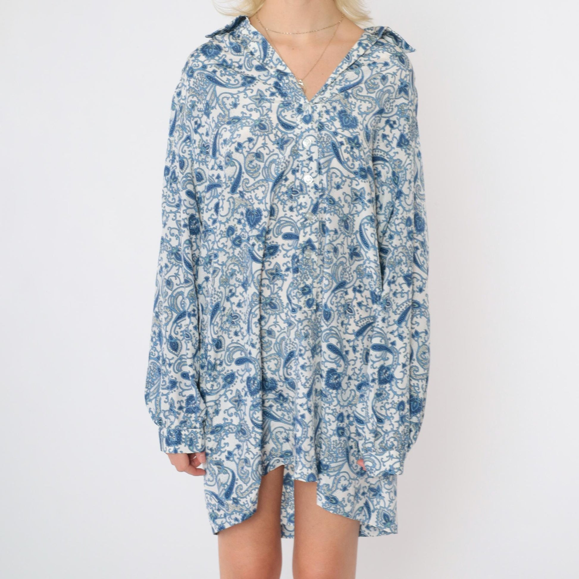 90s Blue Paisley Button-Up Blouse White Long Sleeve Collared Extra Large