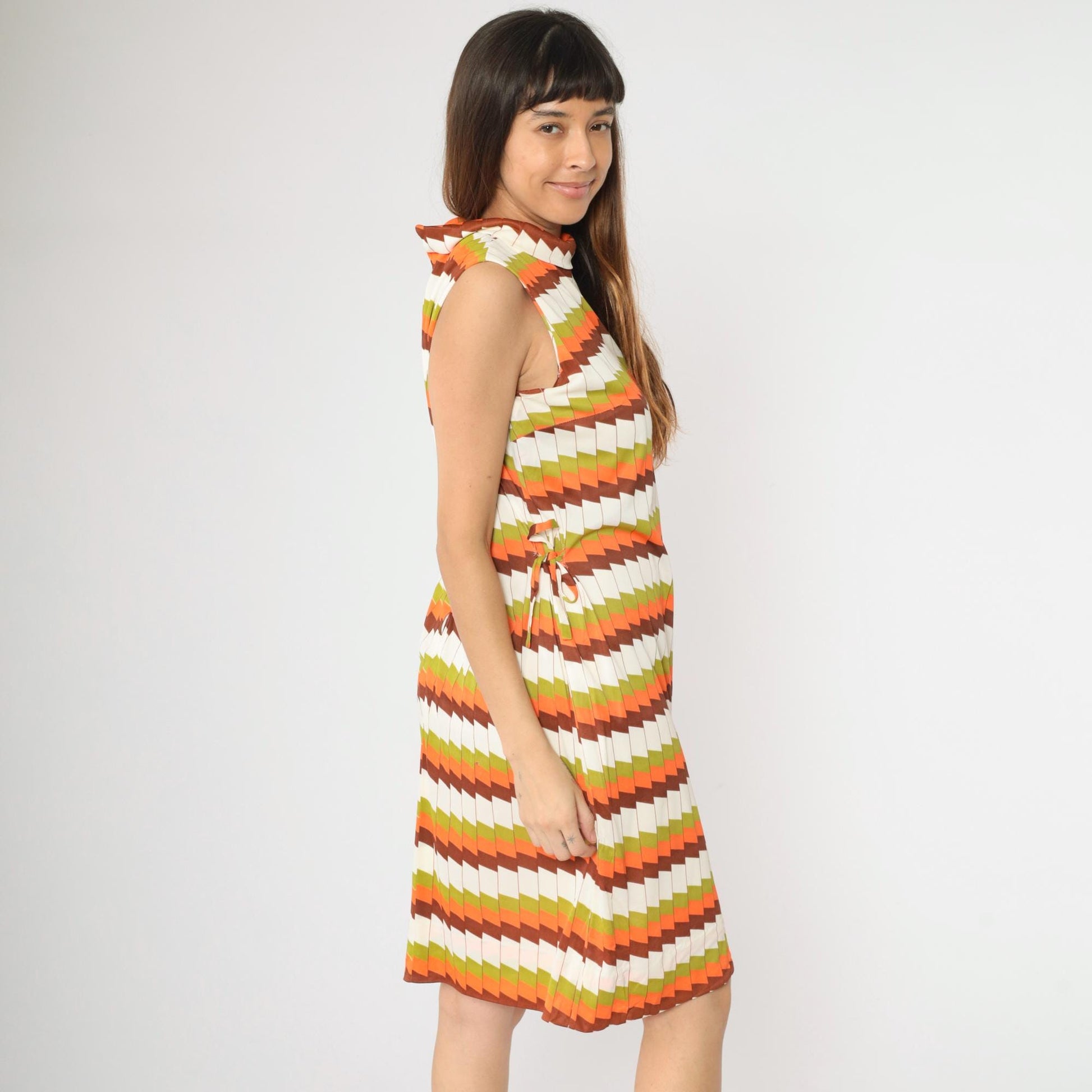 60s Mod Shift Dress Geometric Striped Mock Neck Knee-Length Green Orange Medium