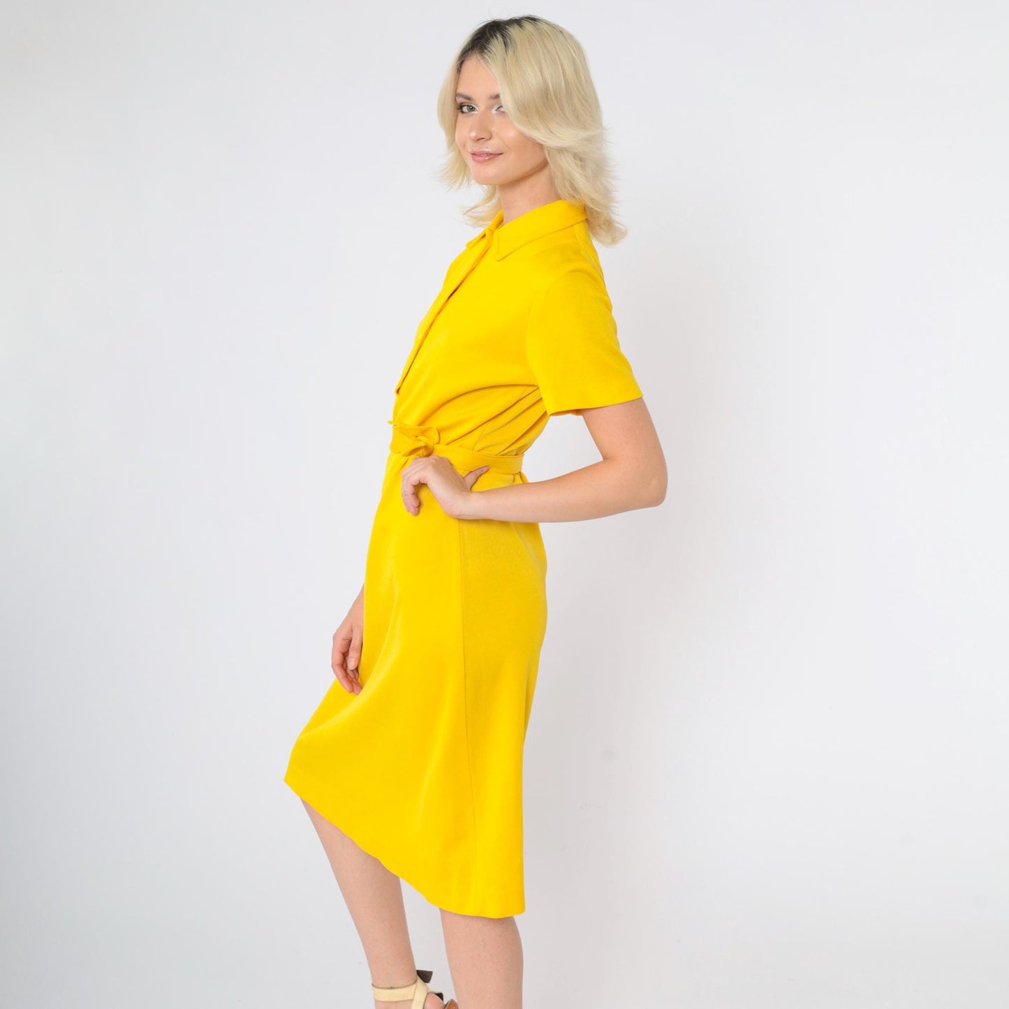60s Mod Yellow Shift Dress Button Front Knee Length Medium M